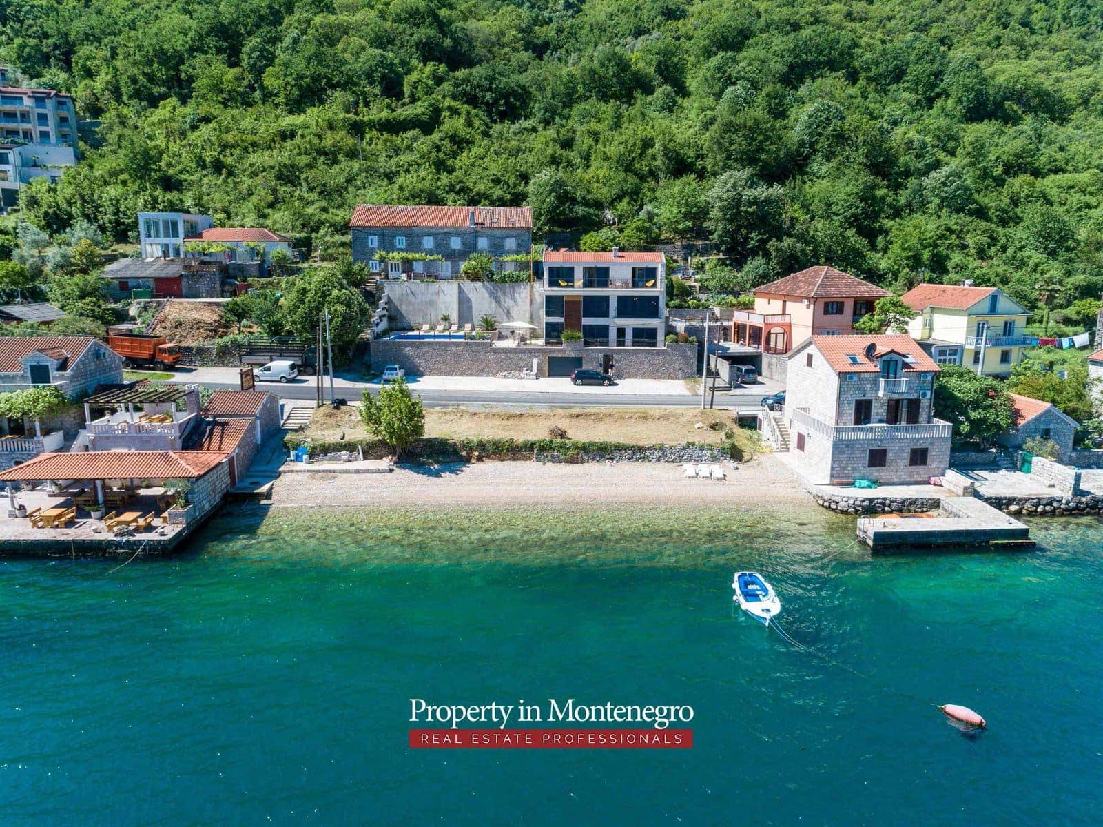 Modern villa in the Bay of Kotor (12)