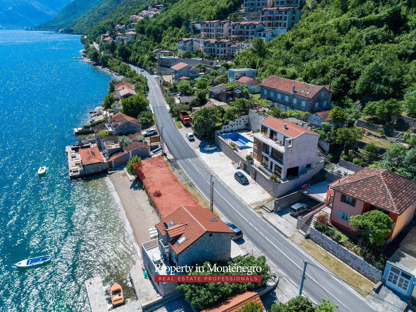 Modern villa in the Bay of Kotor (14)