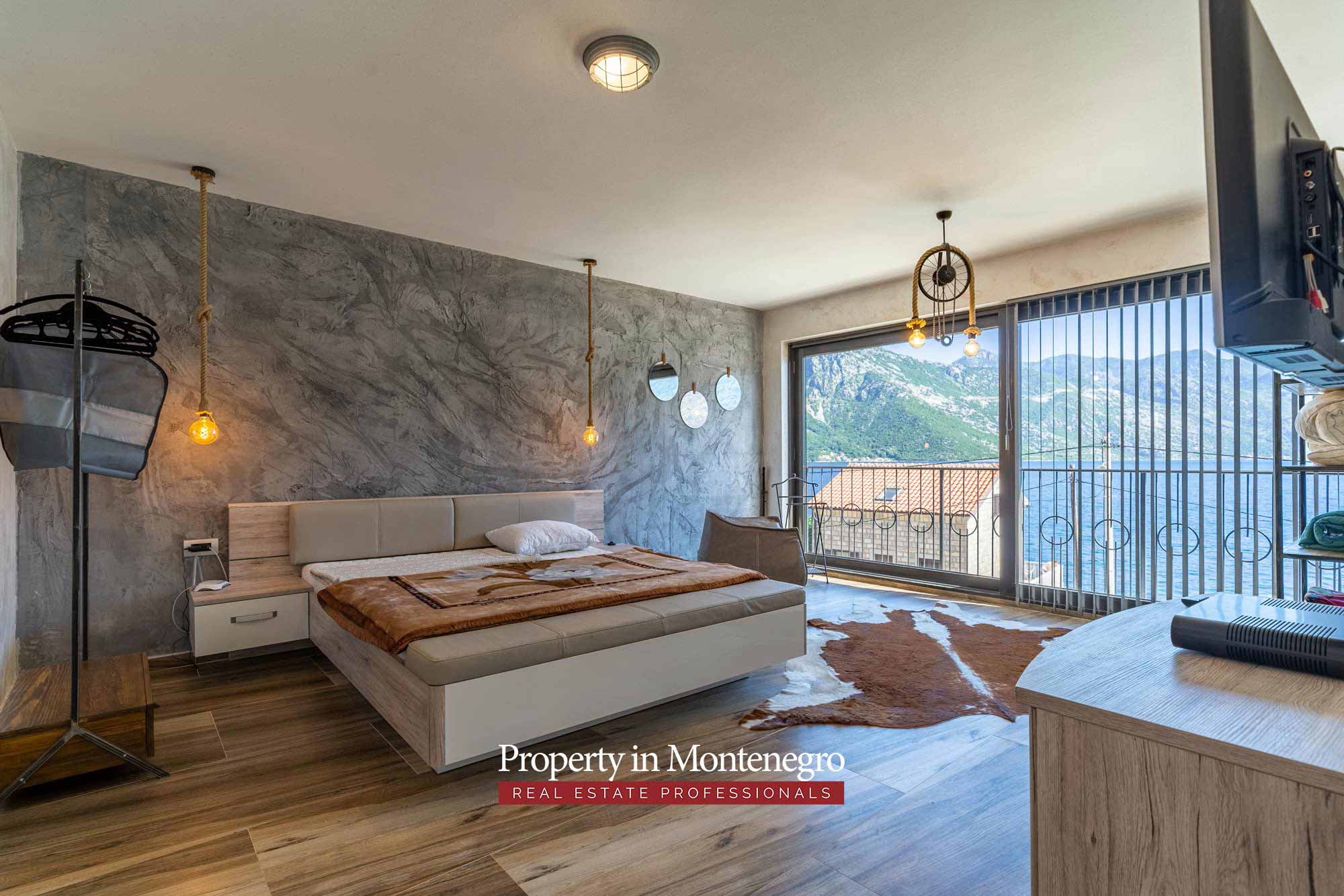 Modern villa in the Bay of Kotor (15)