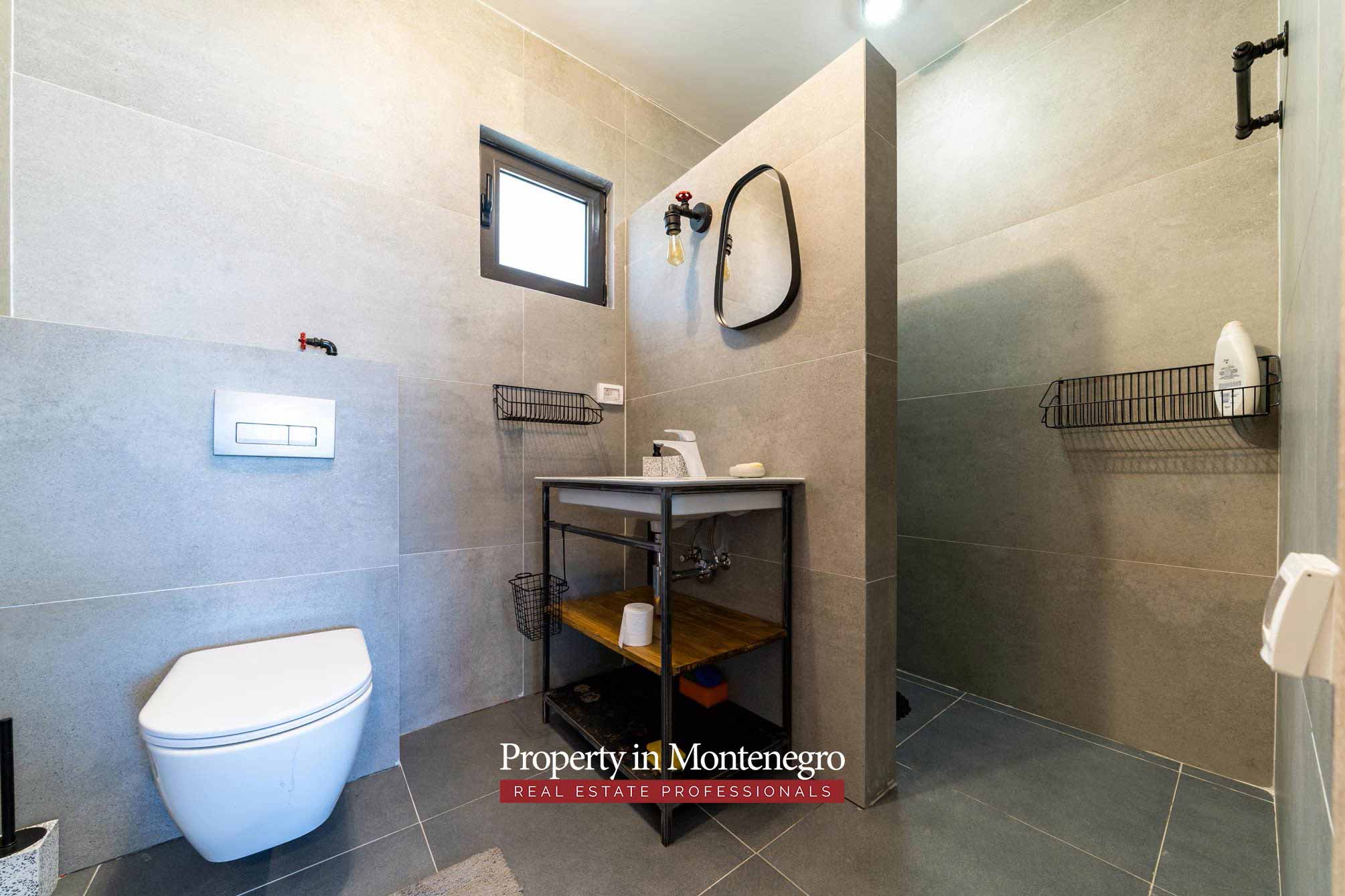 Modern villa in the Bay of Kotor (19)