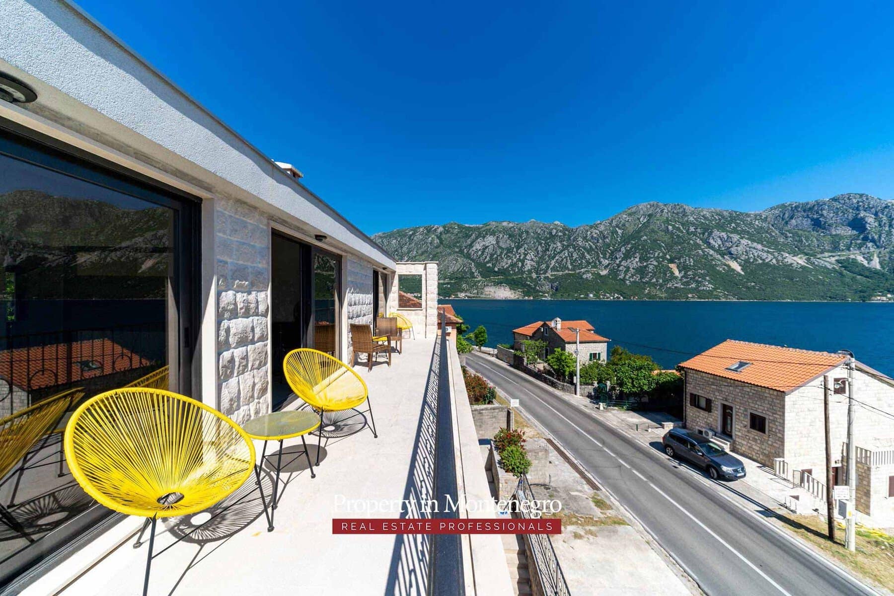 Modern villa in the Bay of Kotor (37)