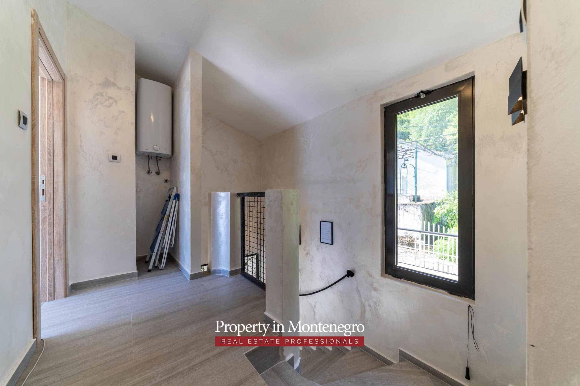 Modern villa in the Bay of Kotor (38)