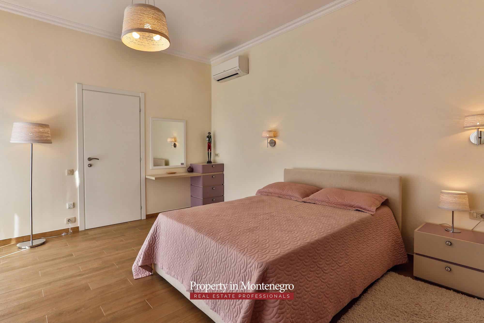 Three bedroom house near Porto Montenegro (14)