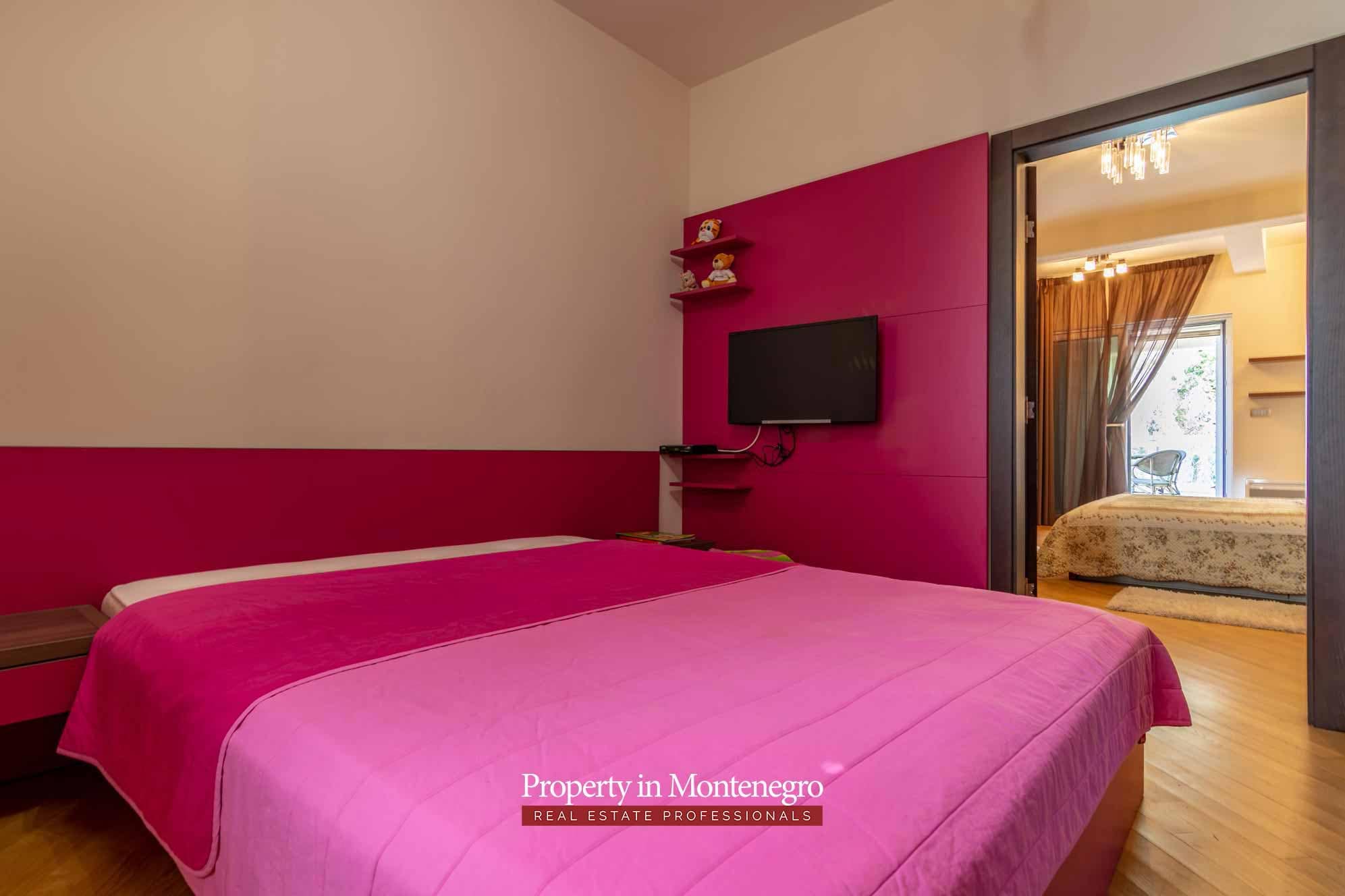 House in the quiet part of Tivat (15)