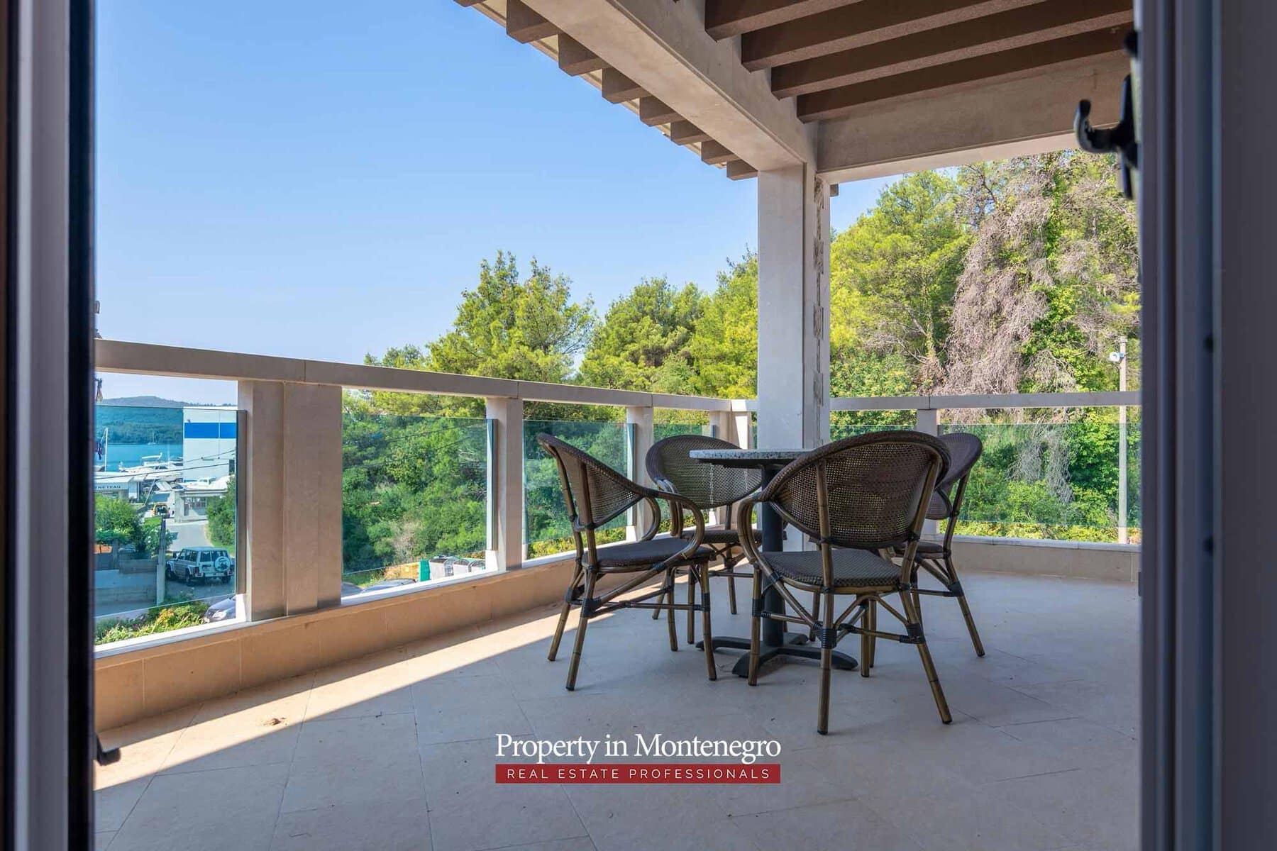 House in the quiet part of Tivat (19)