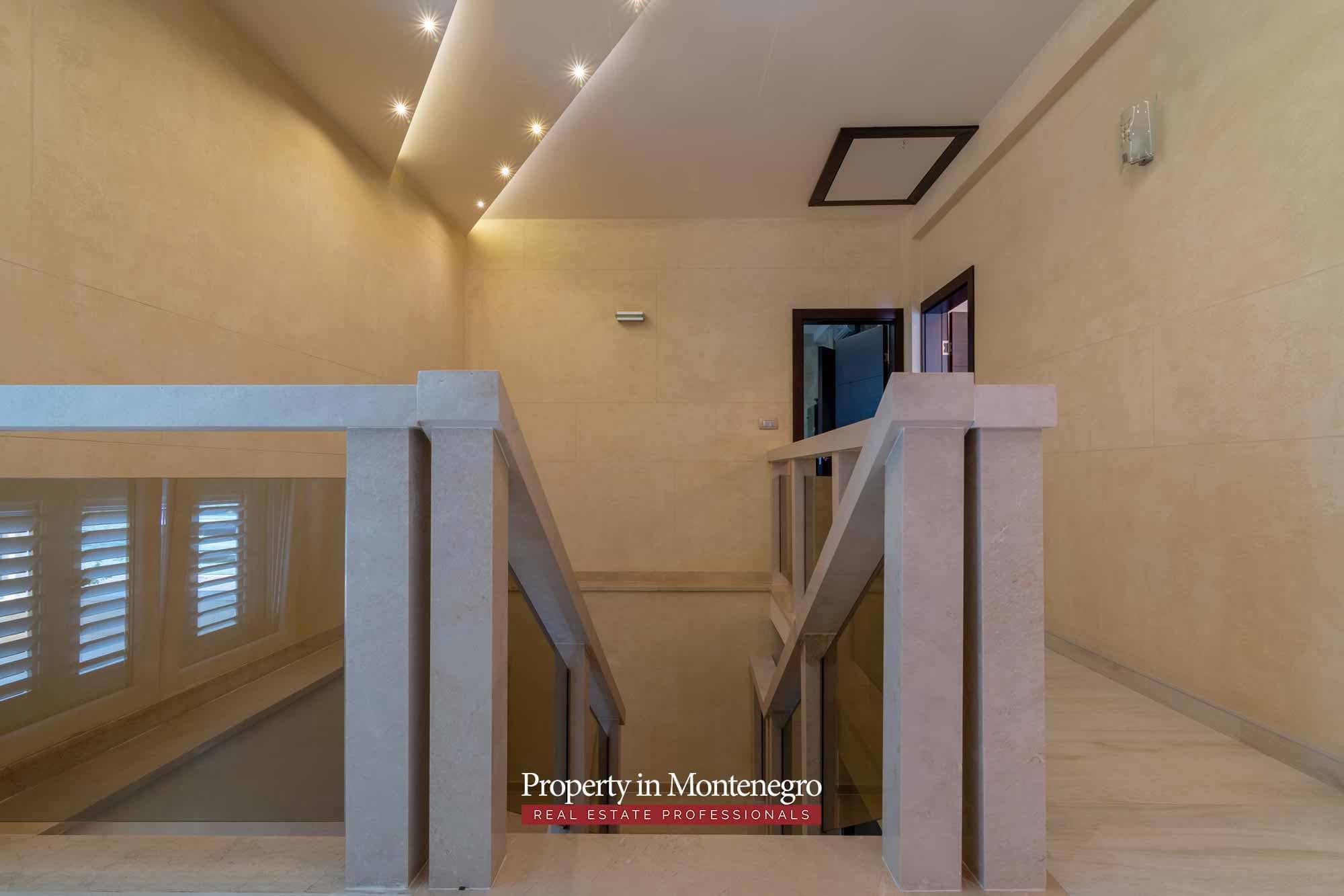 House in the quiet part of Tivat (22)
