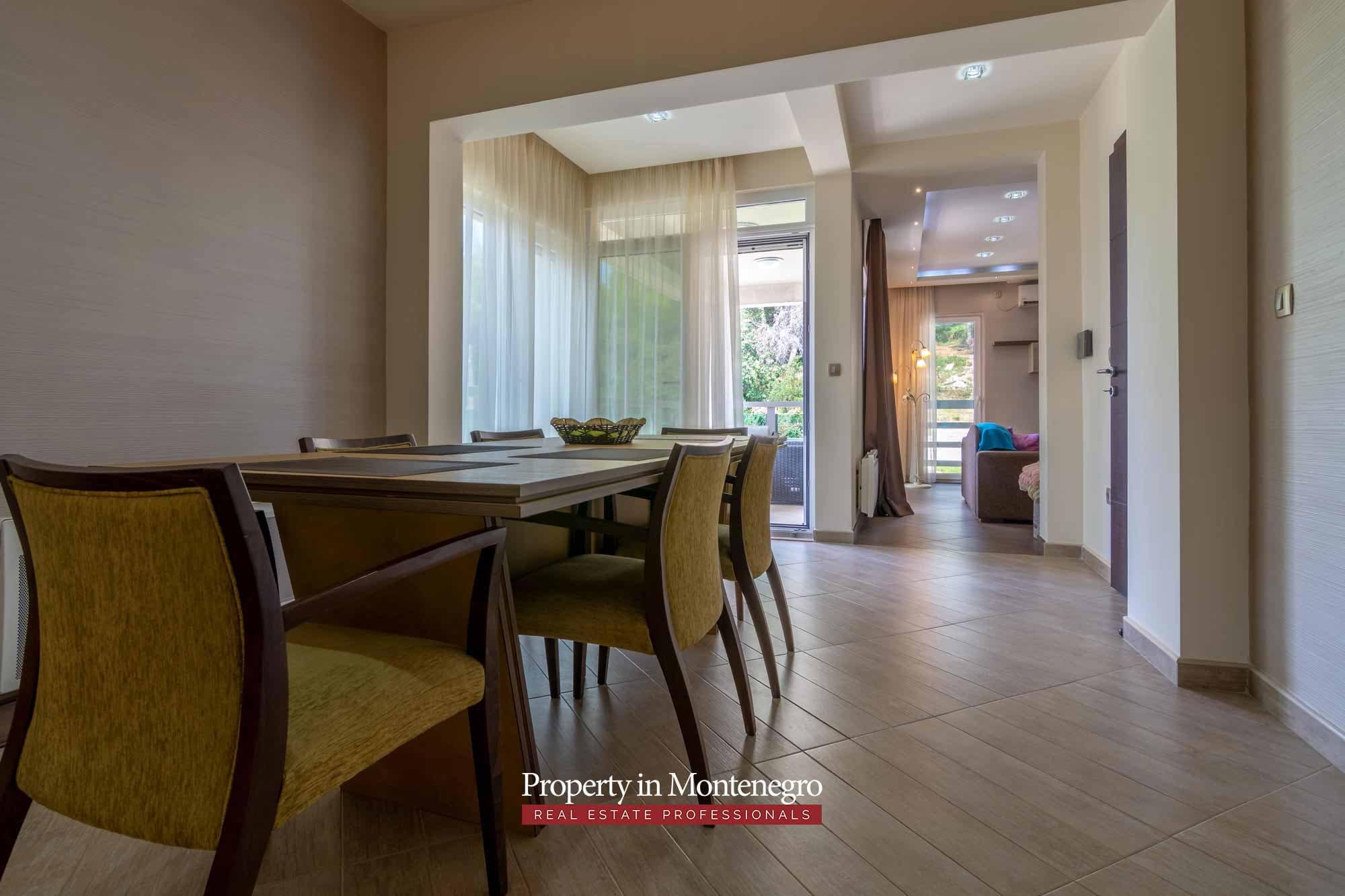 House in the quiet part of Tivat (26)