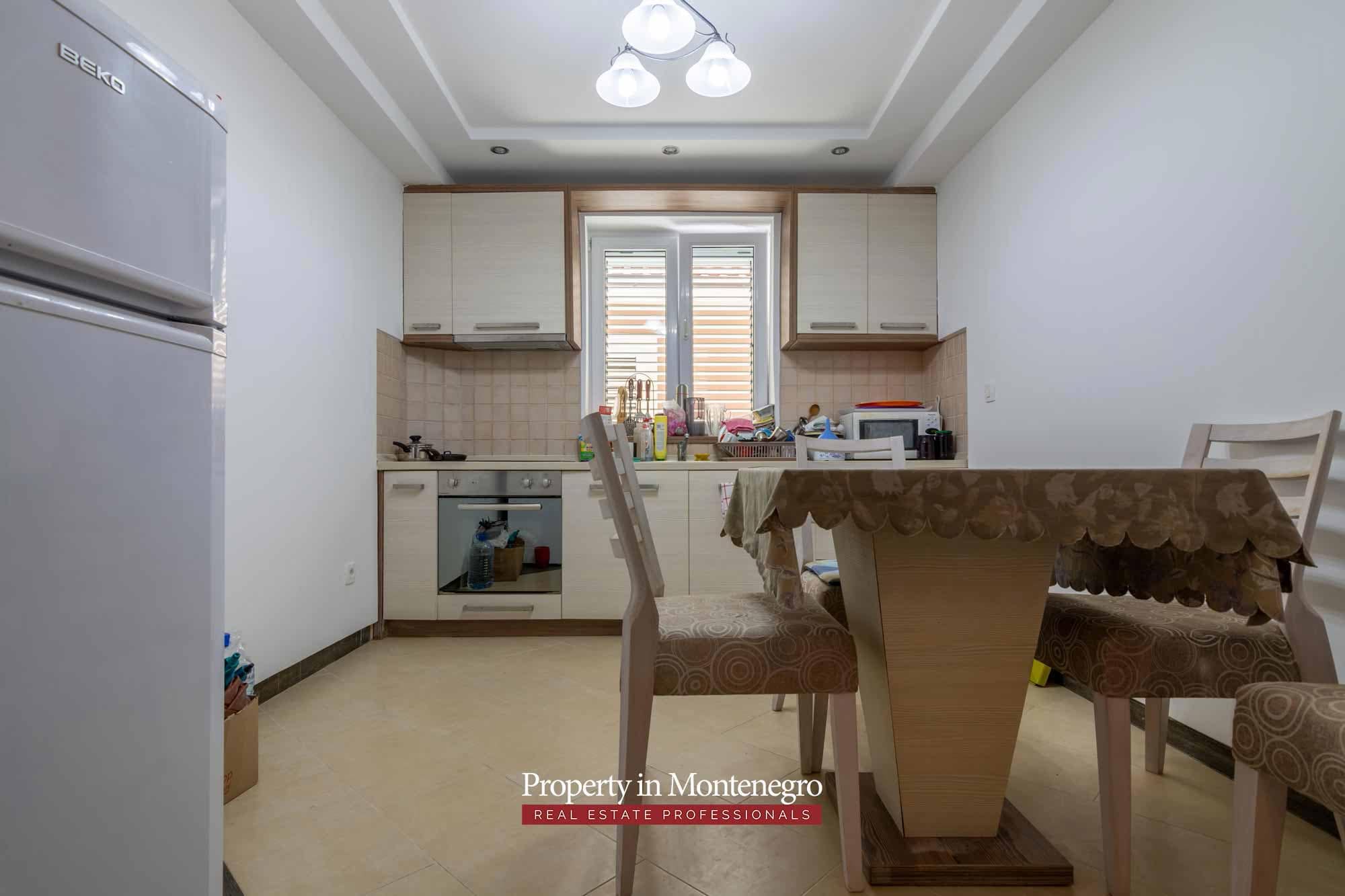 House in the quiet part of Tivat (38)