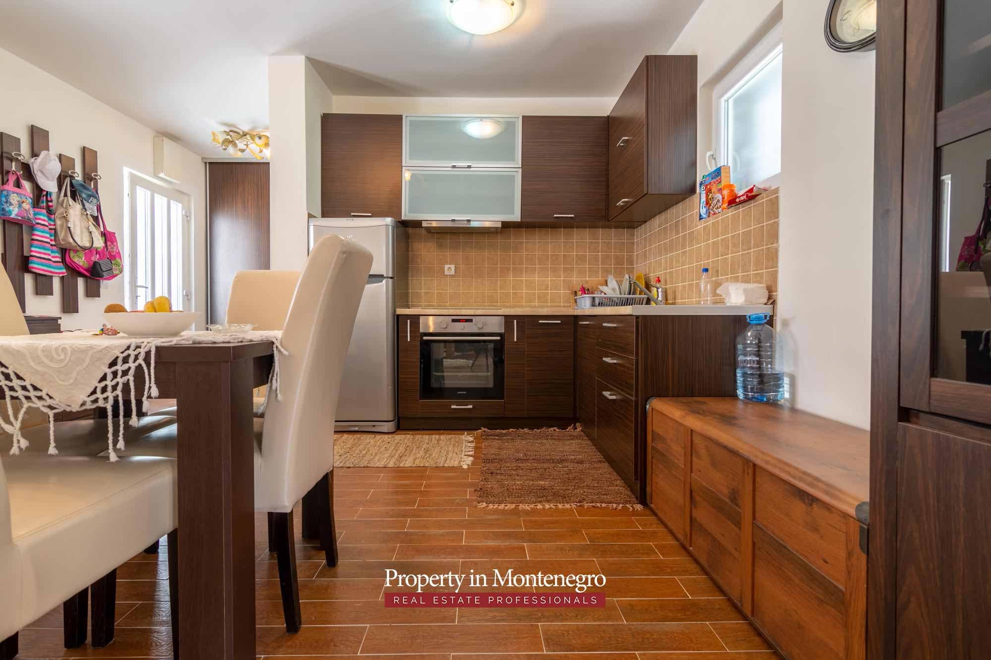 House in the quiet part of Tivat (42)