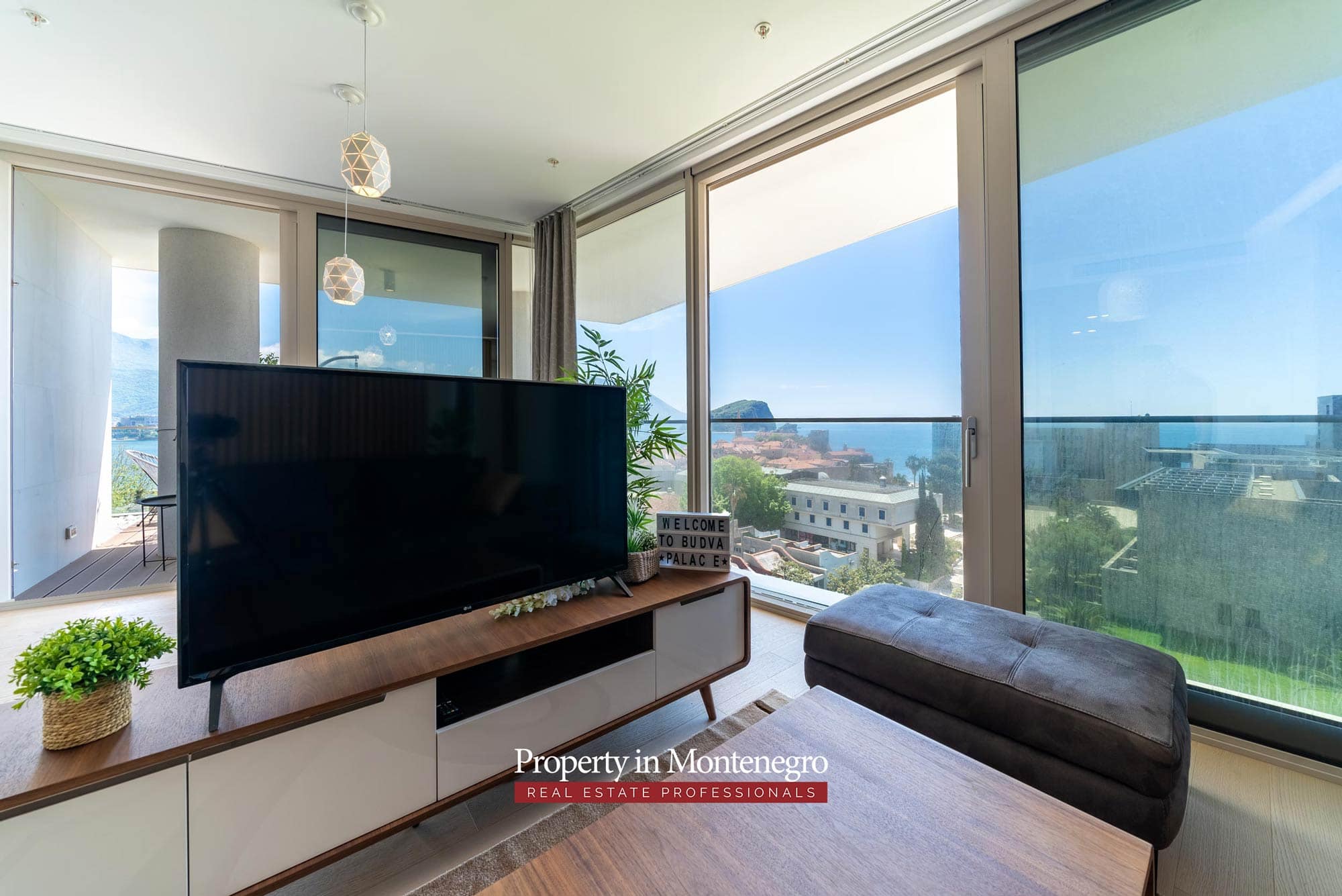 Luxury one bedroom apartment in the most attractive location in Budva (8)