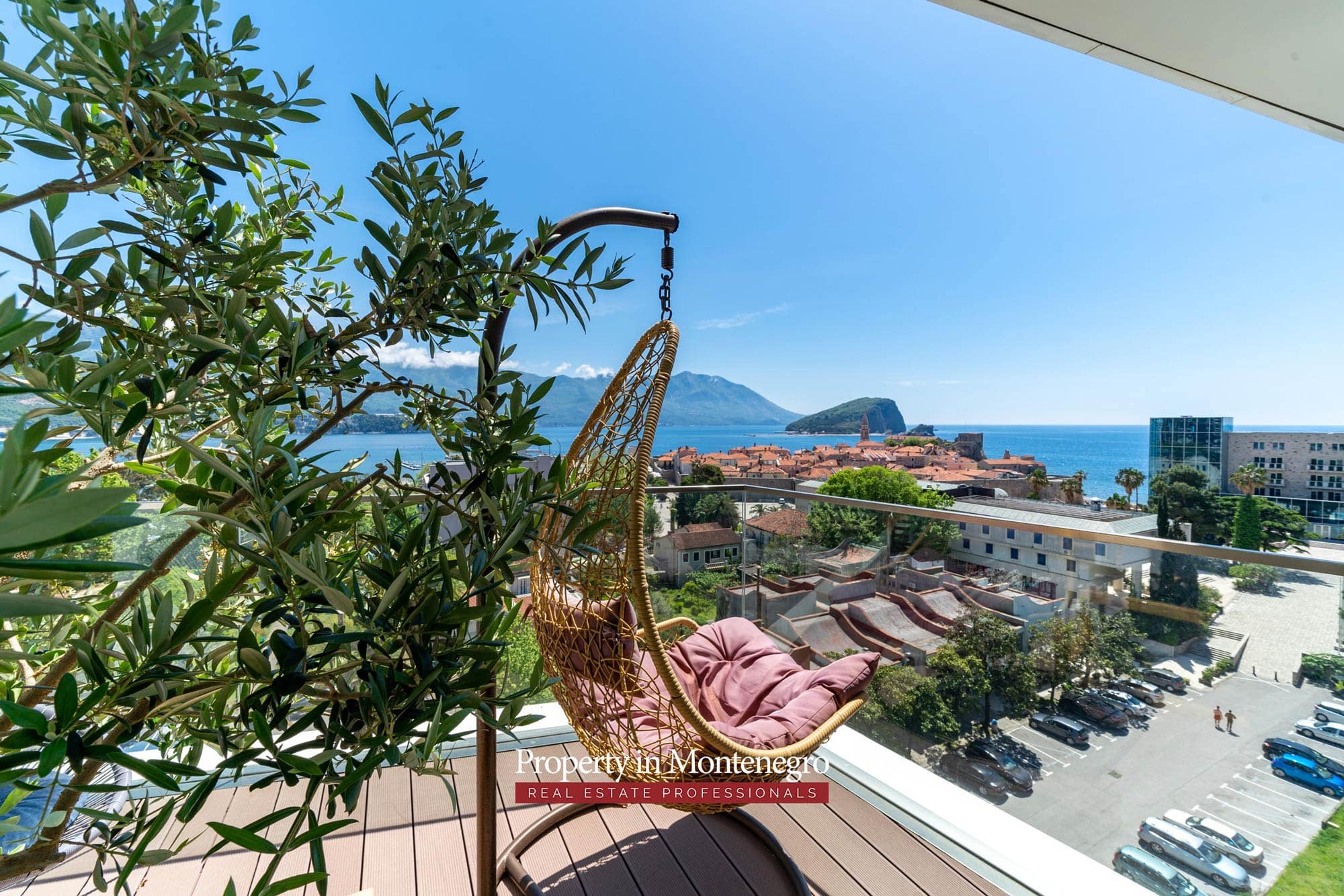 Luxury one bedroom apartment in the most attractive location in Budva (13)