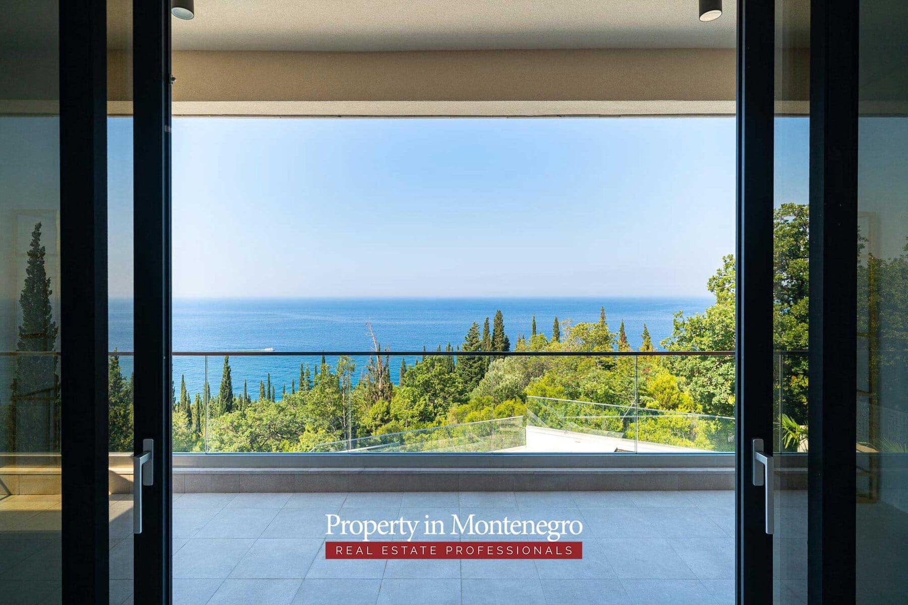 Beautiful villa in Budva with panoramic views (6)