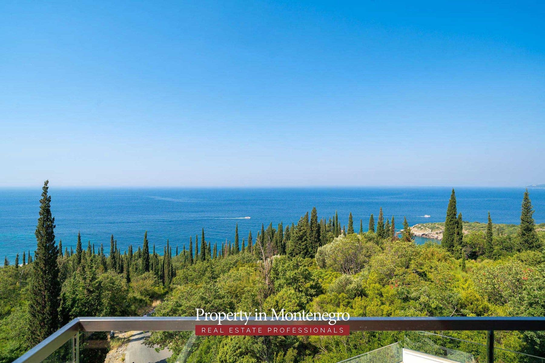 Beautiful villa in Budva with panoramic views (38)