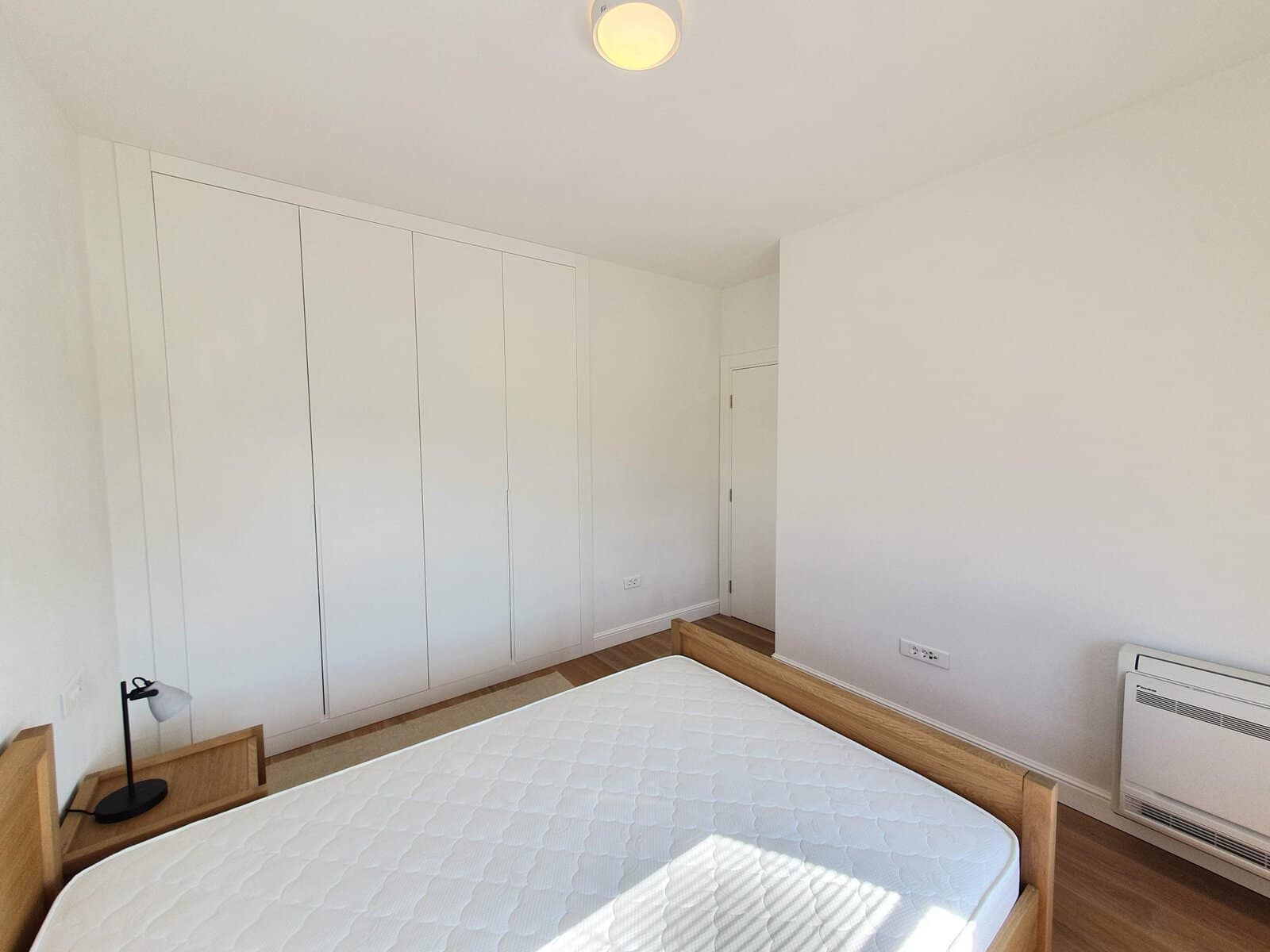 Three-bedroom, contemporary villa in an exclusive gated complex with an outdoor pool, Podgorica (9)
