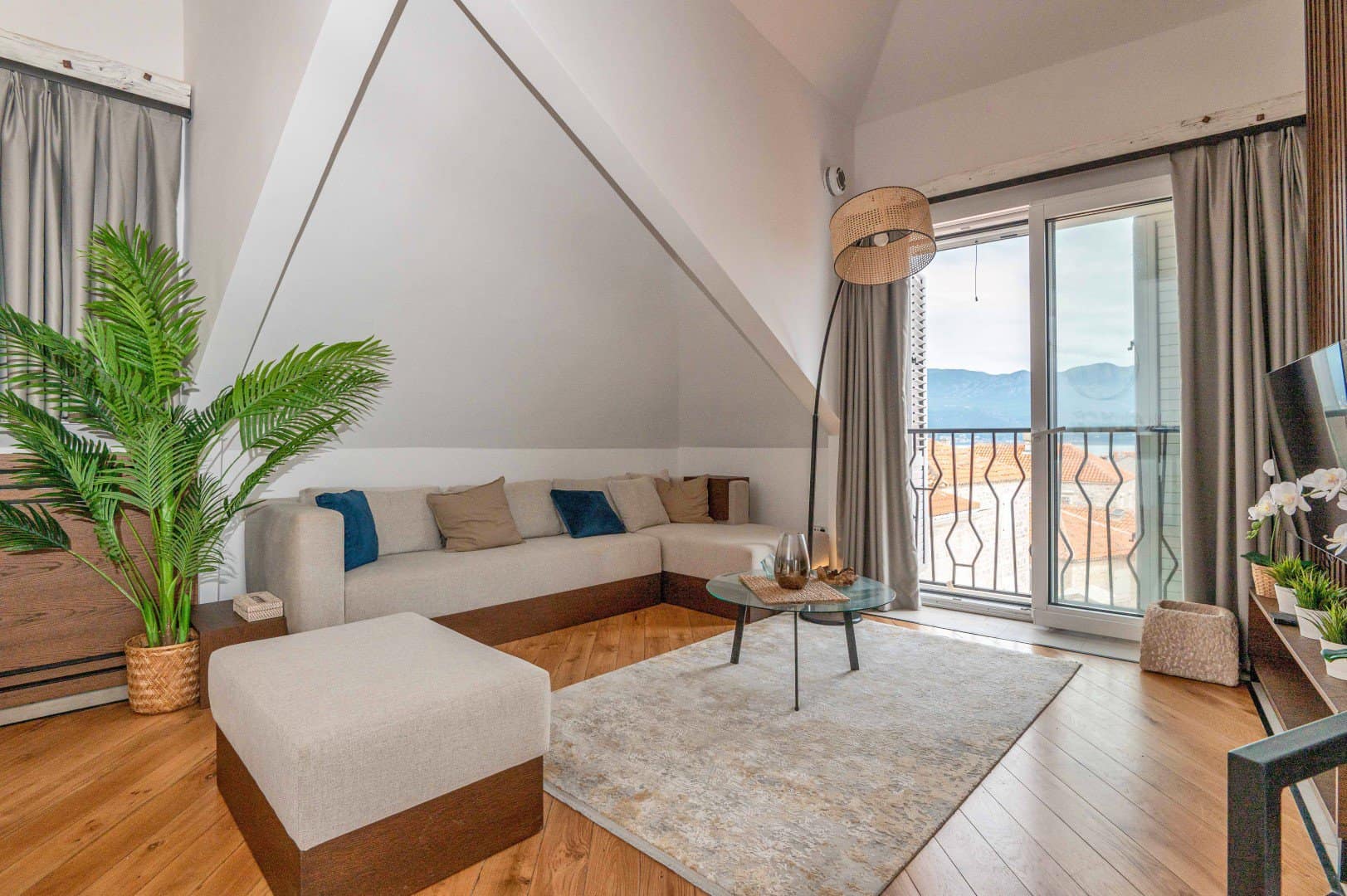 Unique 1bdr Apartment in Budva Old Town (8)