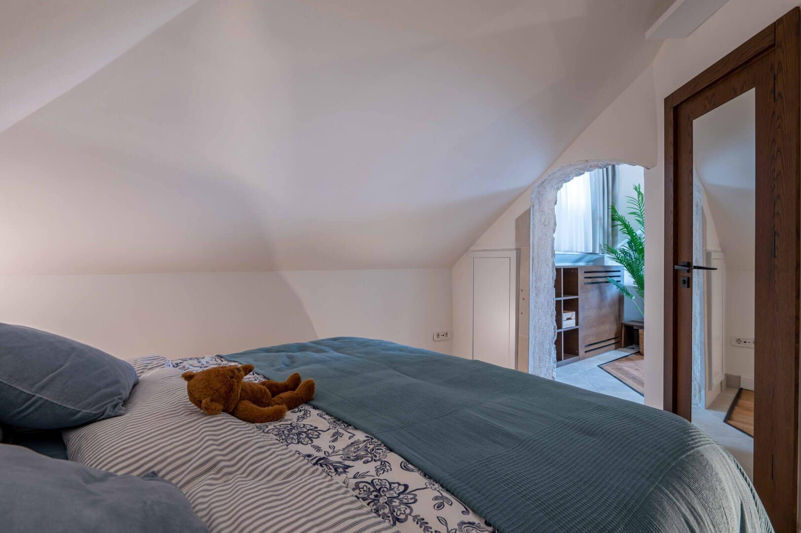 Unique 1bdr Apartment in Budva Old Town (18)