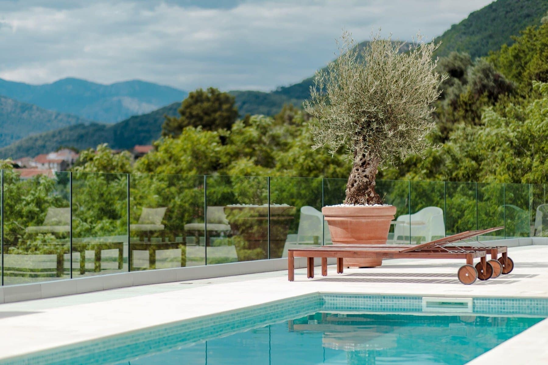 Tivat Sea-view Villa for Rent (7)
