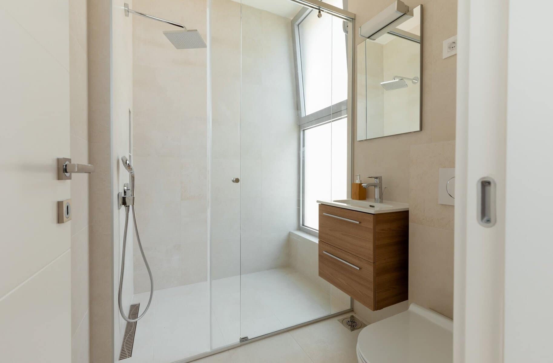 Tivat Sea-view Villa for Rent (17)