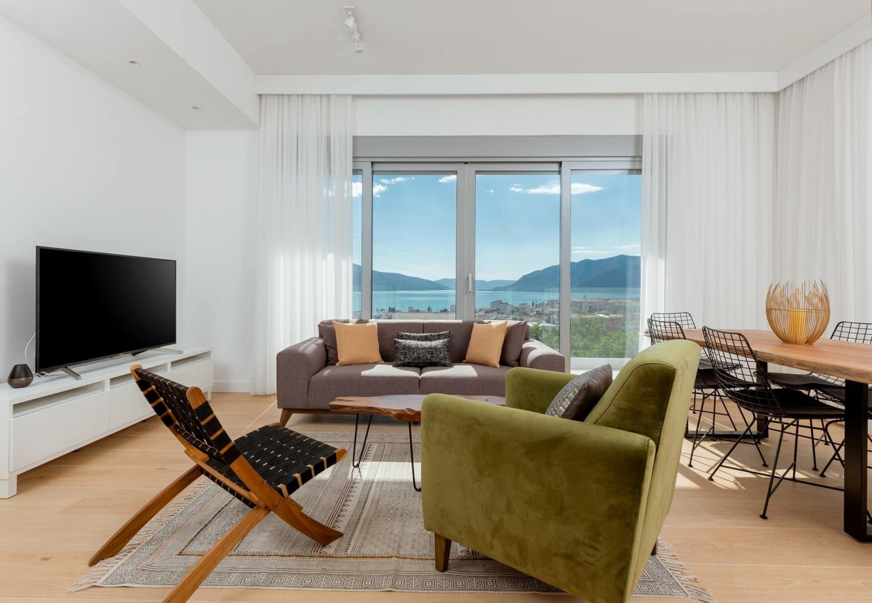 Tivat Sea-view Villa for Rent (18)