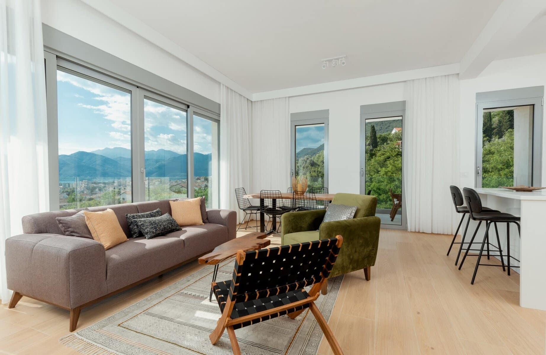 Tivat Sea-view Villa for Rent (20)