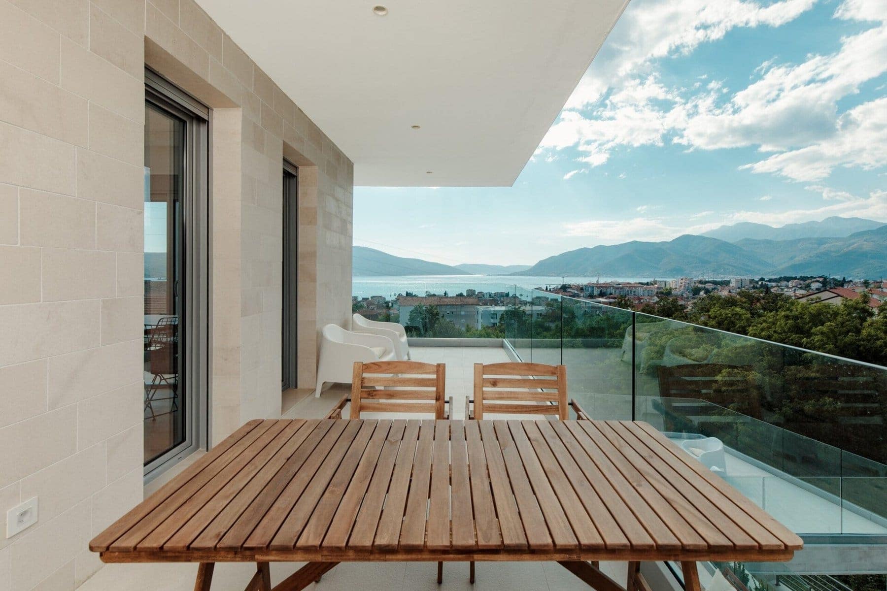 Tivat Sea-view Villa for Rent (26)