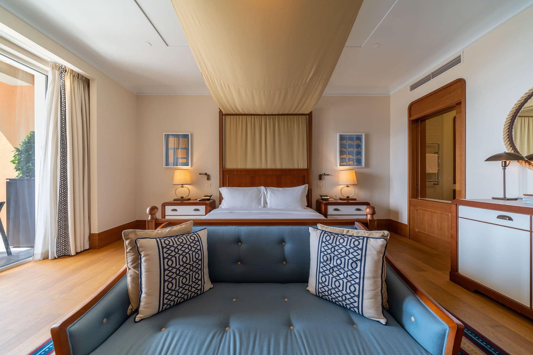 Waterfront 2bdr Apartment within Regent 5* Hotel (7)