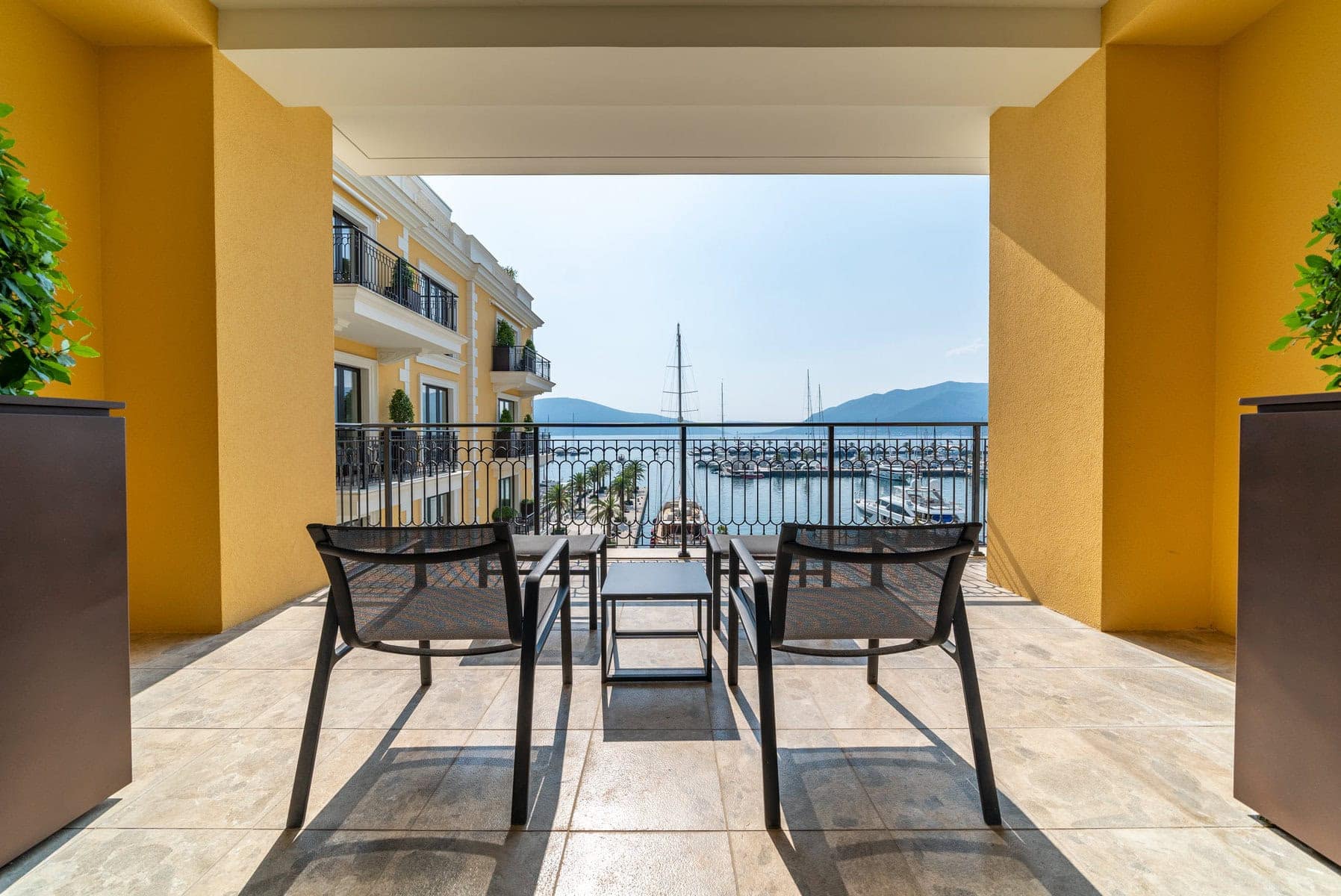 Waterfront 2bdr Apartment within Regent 5* Hotel (8)
