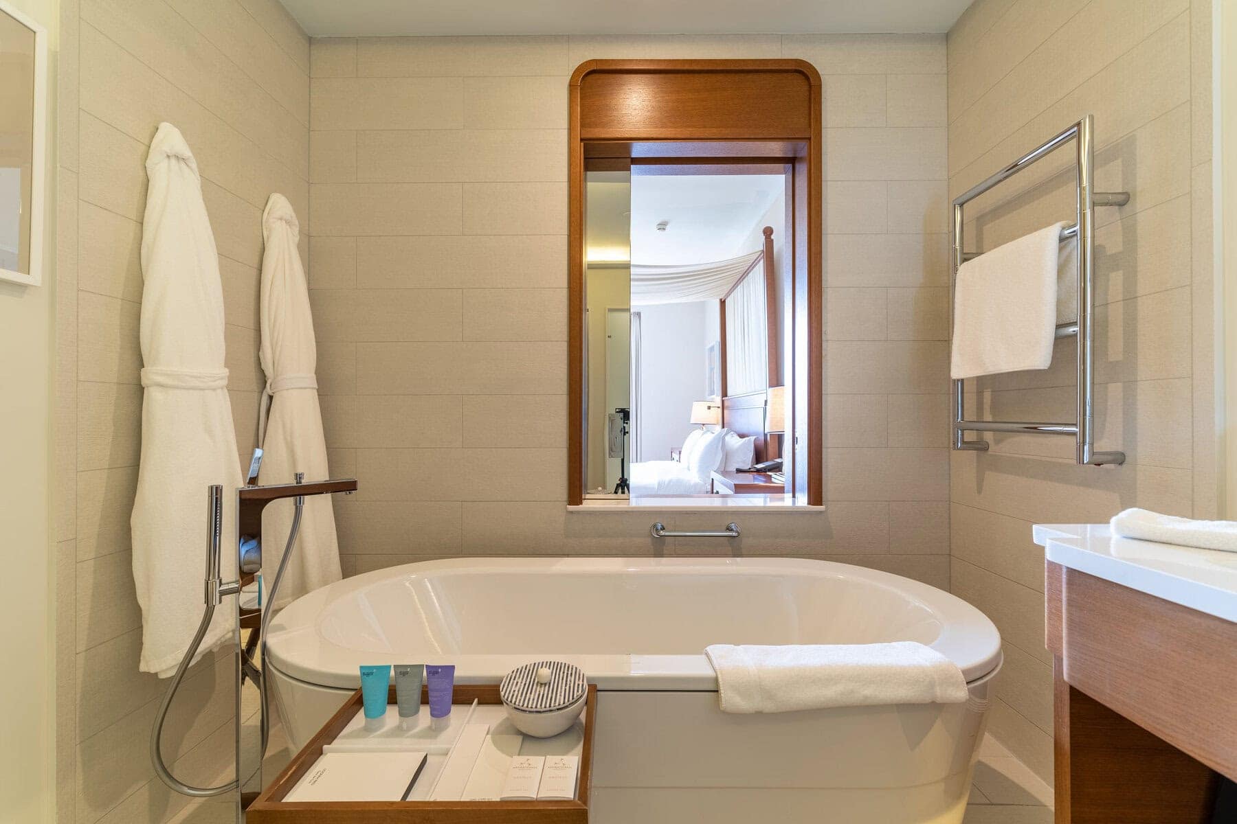 Waterfront 2bdr Apartment within Regent 5* Hotel (13)