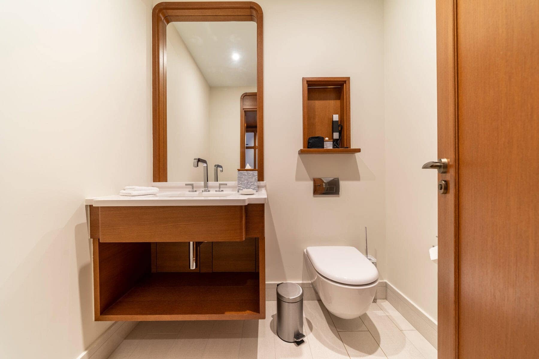 Waterfront 2bdr Apartment within Regent 5* Hotel (14)