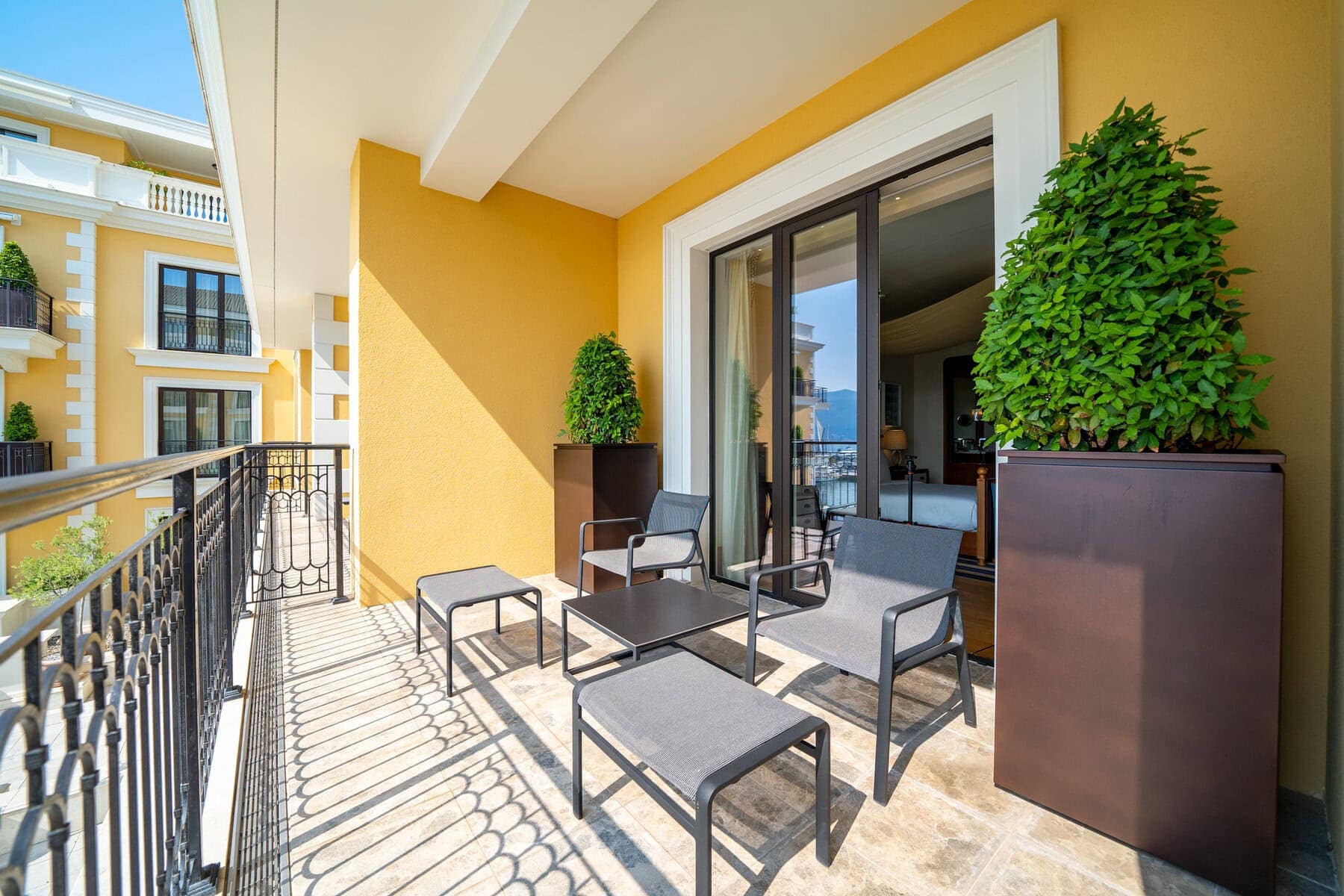 Waterfront 2bdr Apartment within Regent 5* Hotel (16)
