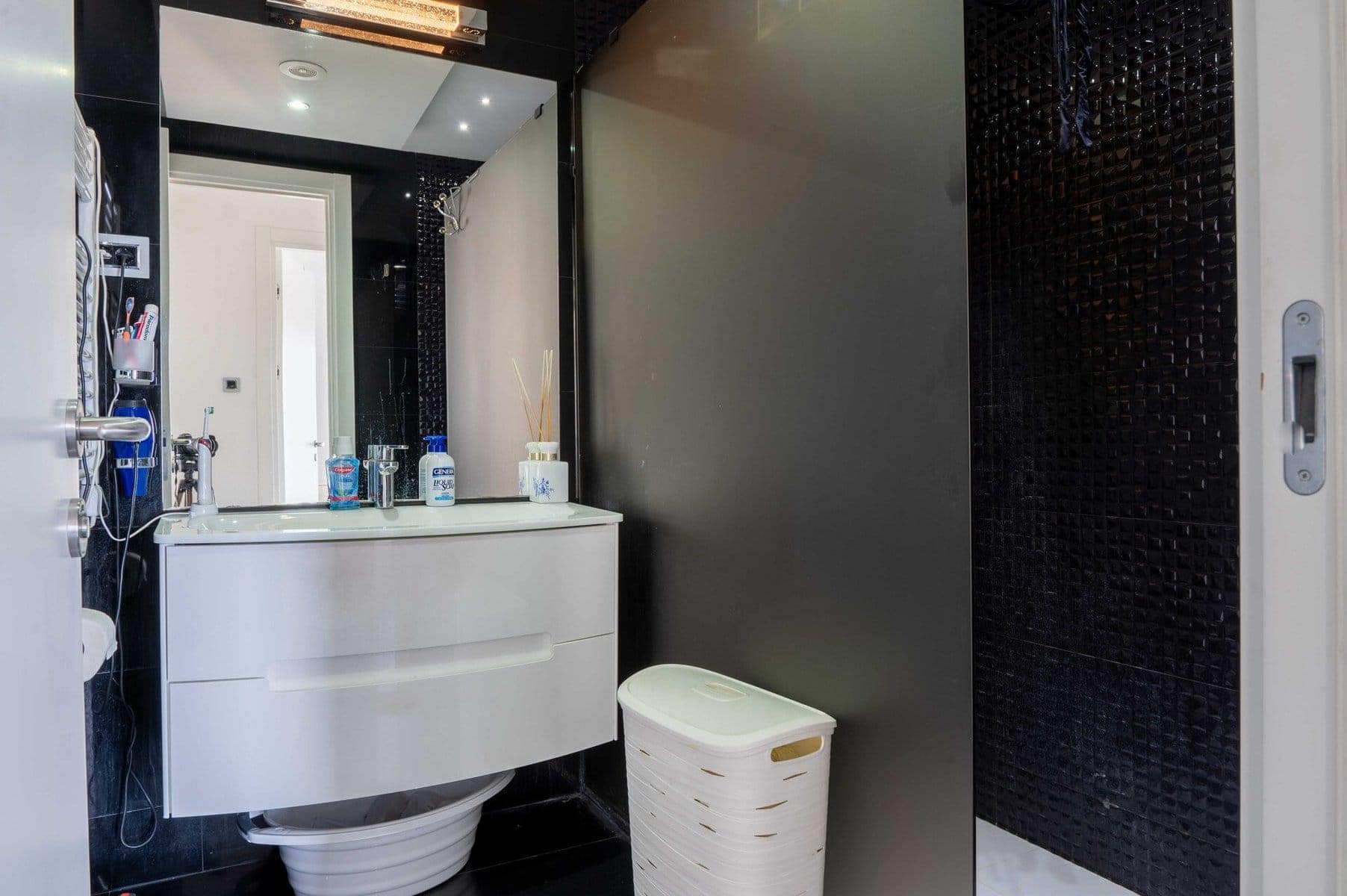 Tre Canne 2bdr Apartment with Sea View (16)