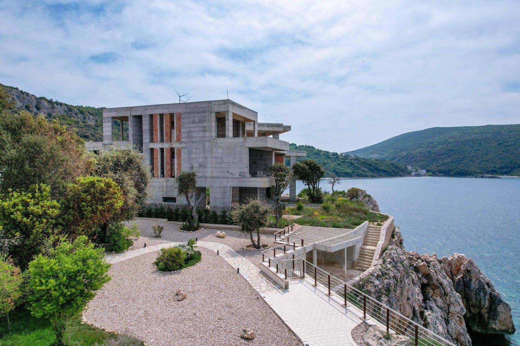 Cliff Villa in Kruce, Bar (23)