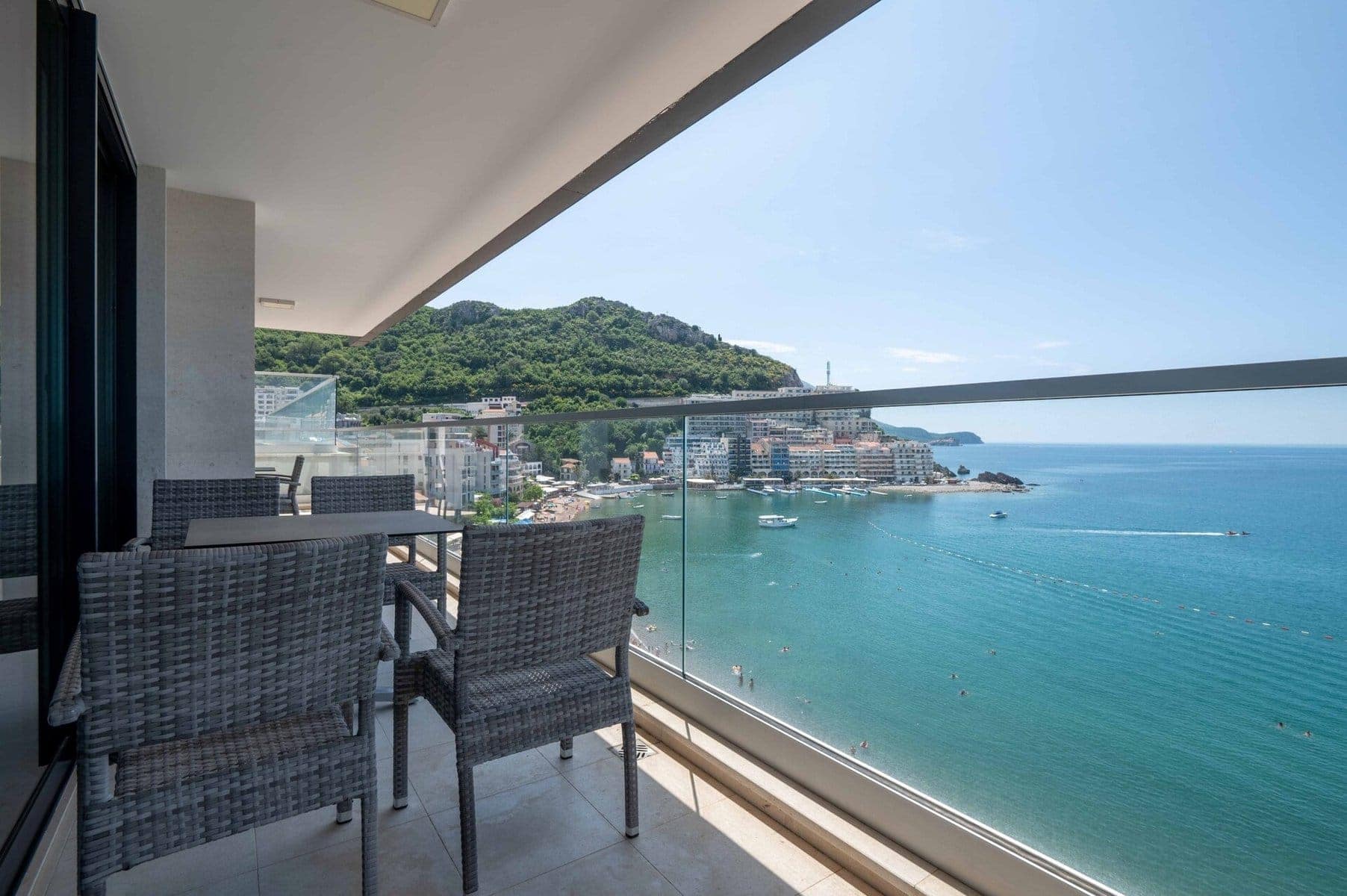 Rafailovici 2bdr Waterfront Apartment (3)