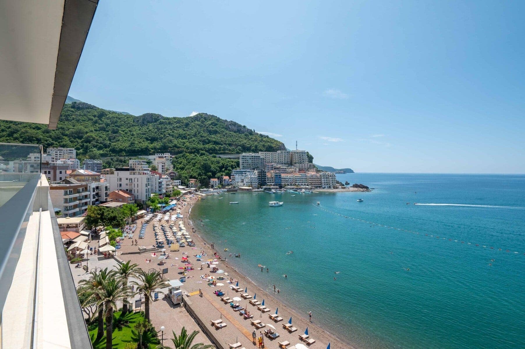 Rafailovici 2bdr Waterfront Apartment (19)