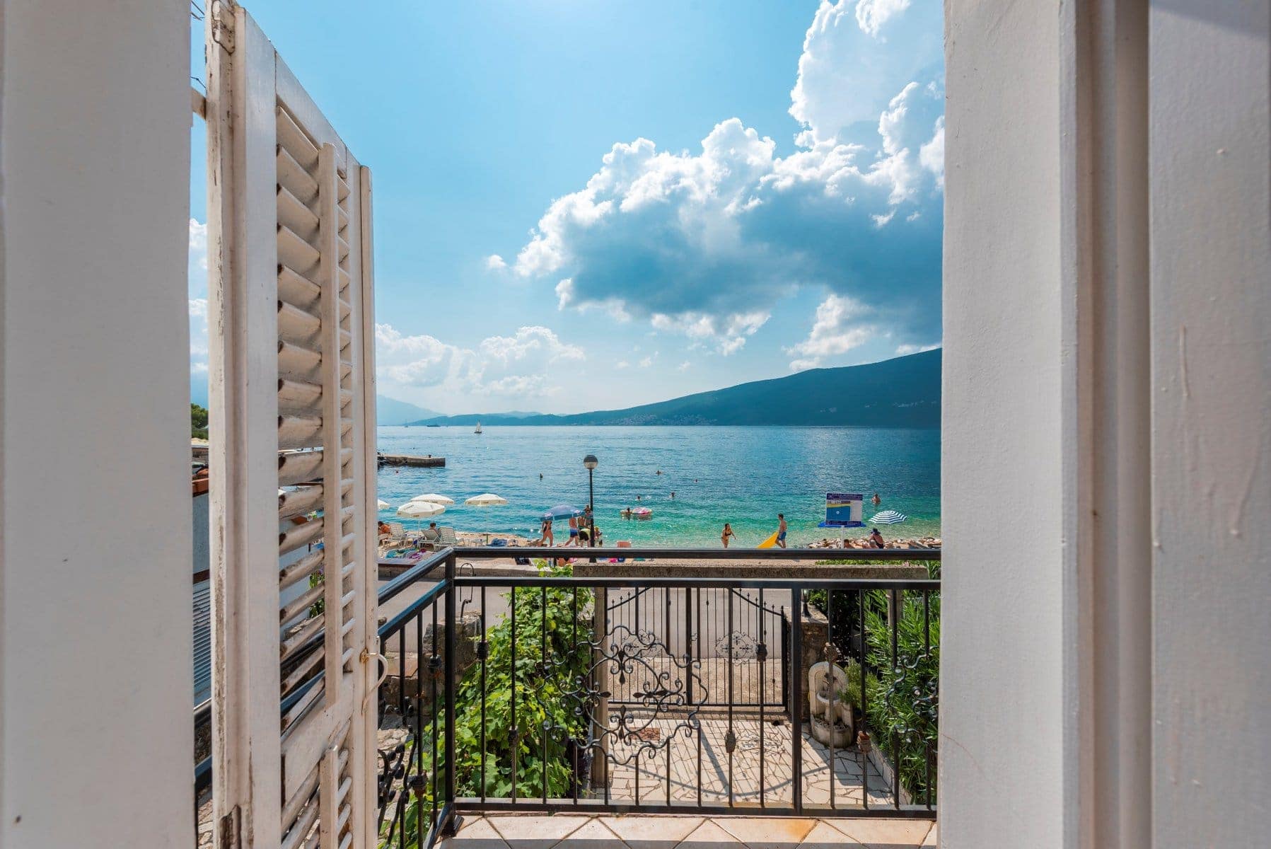 Charming Stone House on the First Line to the Sea in Baosici (22)