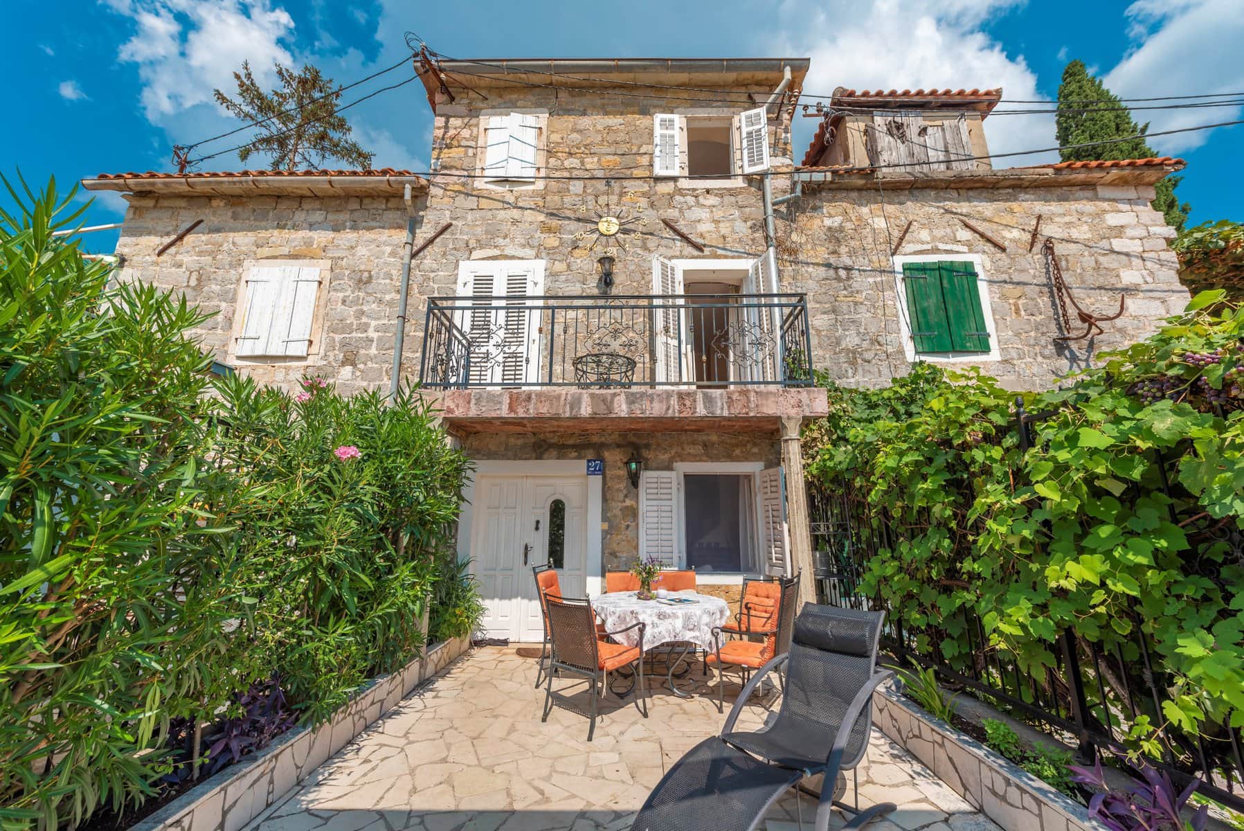 Charming Stone House on the First Line to the Sea in Baosici (27)