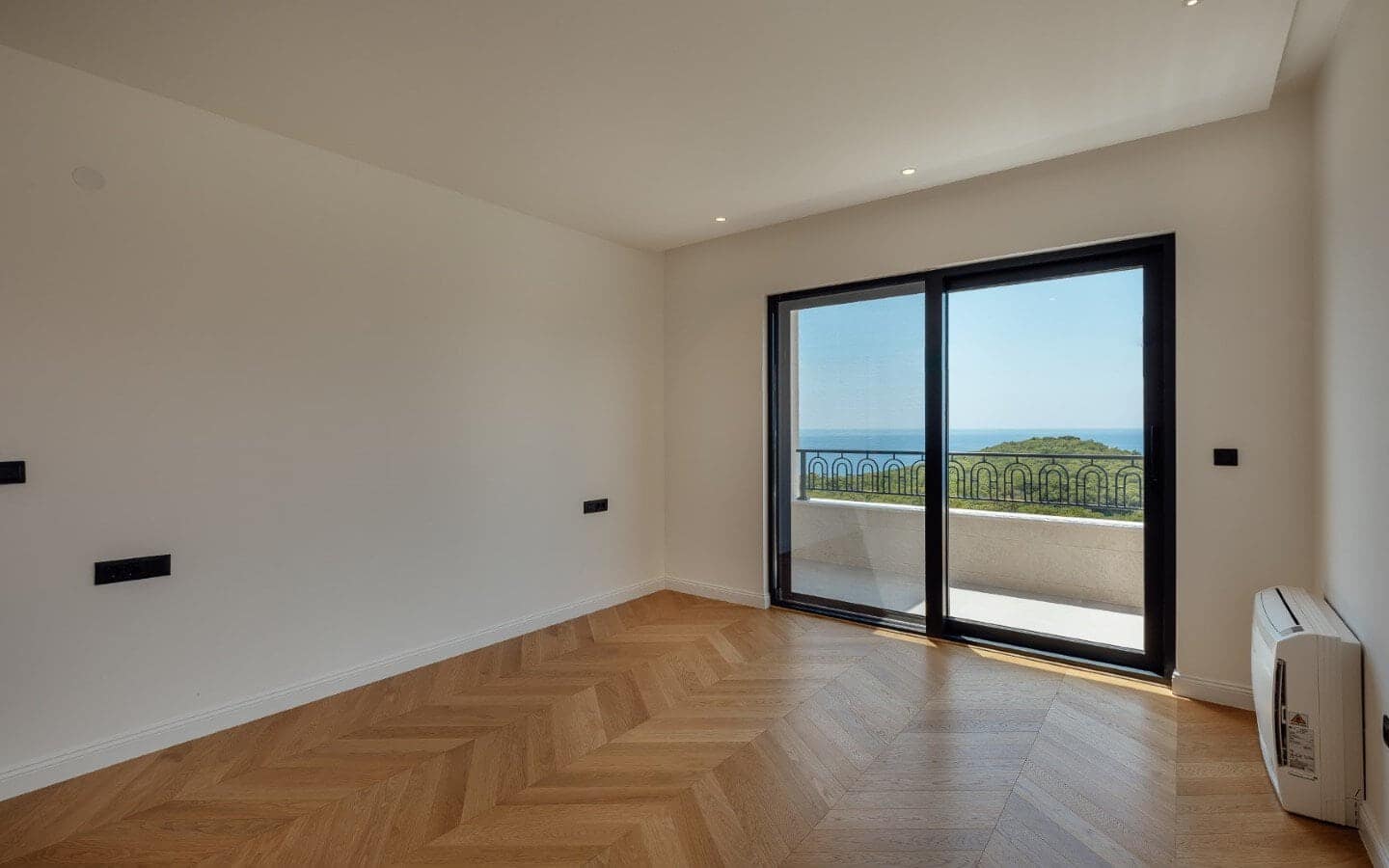 Two Newly-built Villas with Sea Views and Swimming Pools in Rezevici (13)