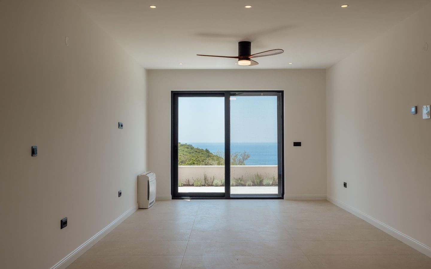 Two Newly-built Villas with Sea Views and Swimming Pools in Rezevici (16)