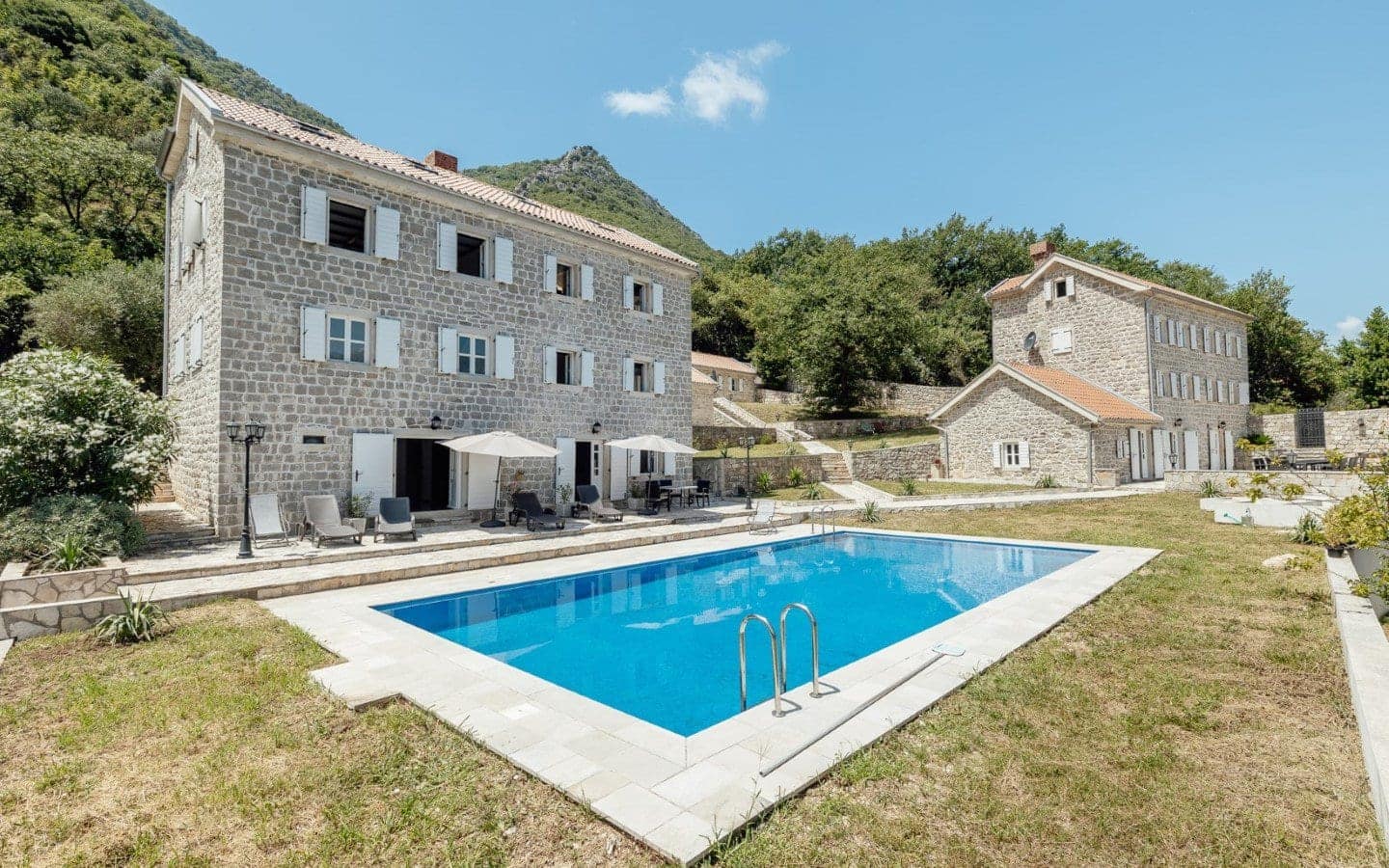 Prcanj – Historical Complex of Stone Villas and Houses (5)