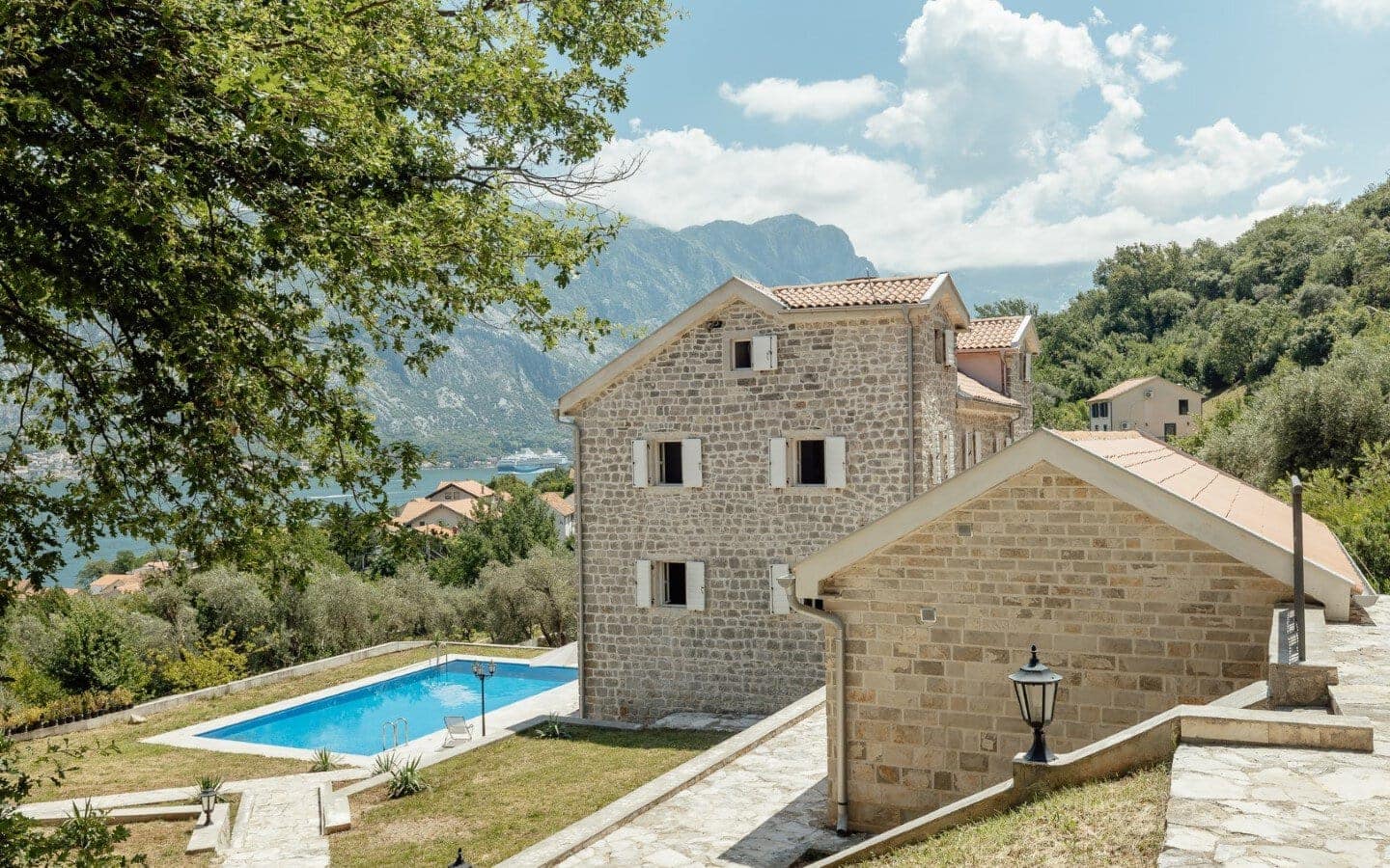 Prcanj – Historical Complex of Stone Villas and Houses (6)