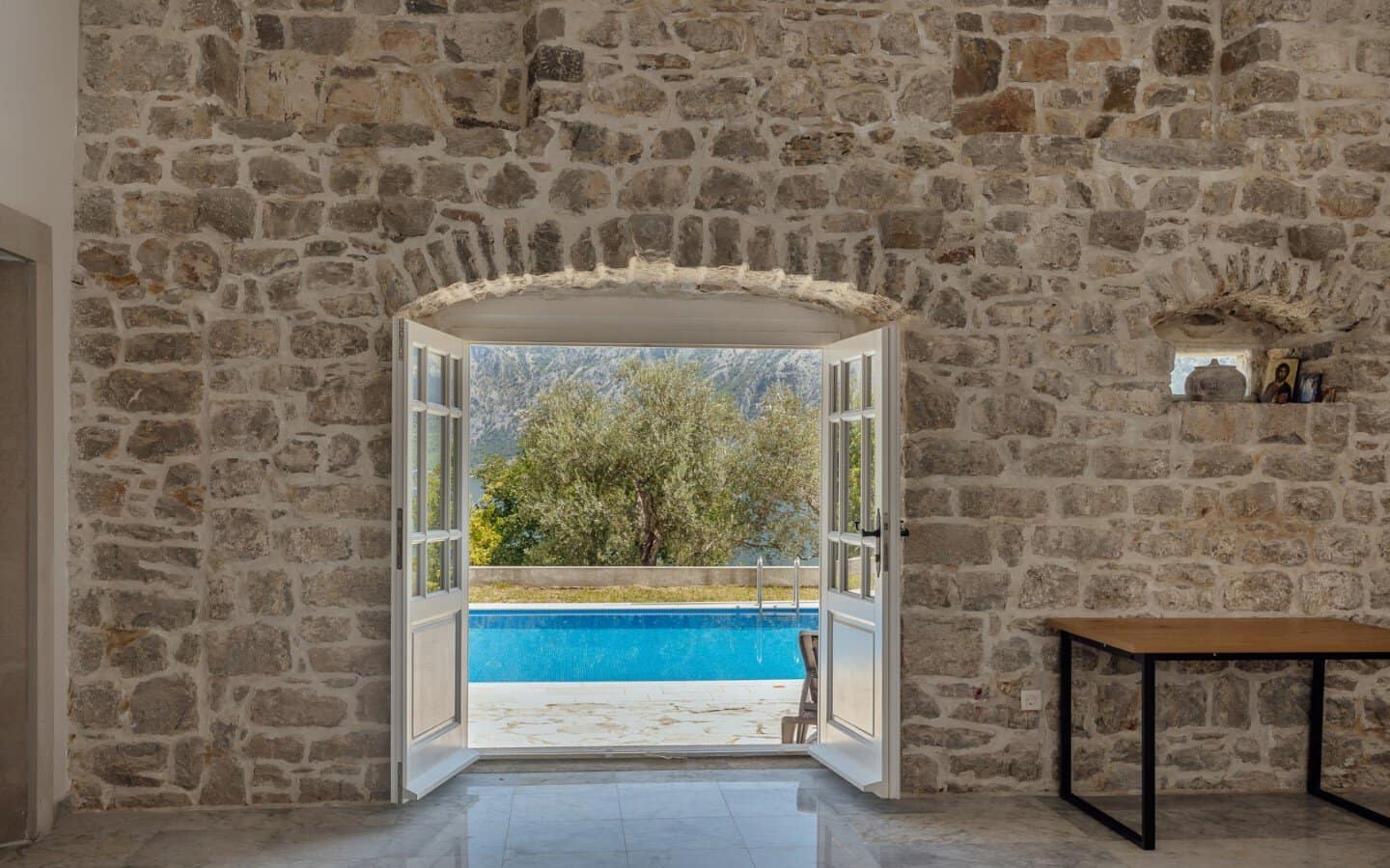 Prcanj – Historical Complex of Stone Villas and Houses (11)