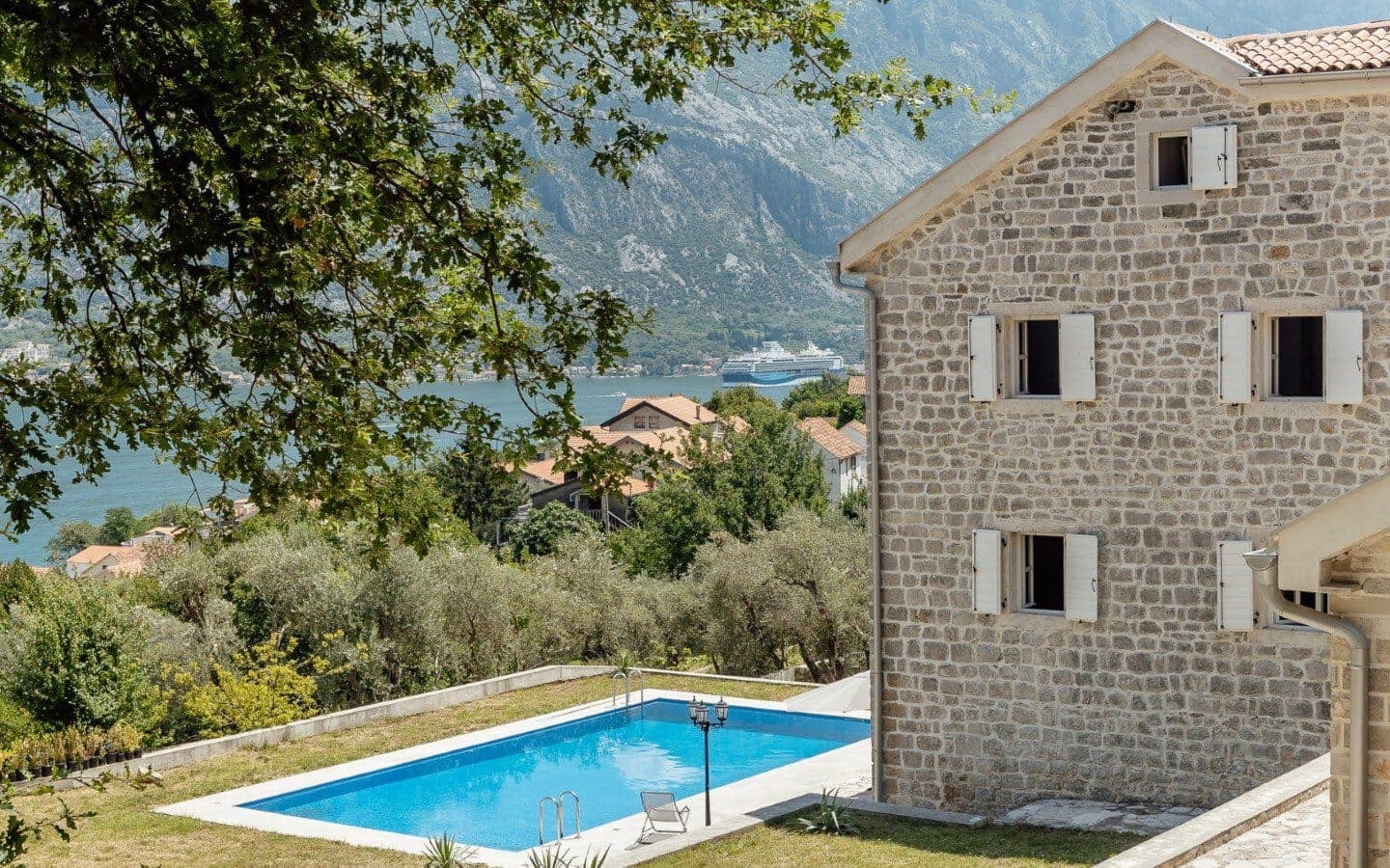Prcanj – Historical Complex of Stone Villas and Houses (46)