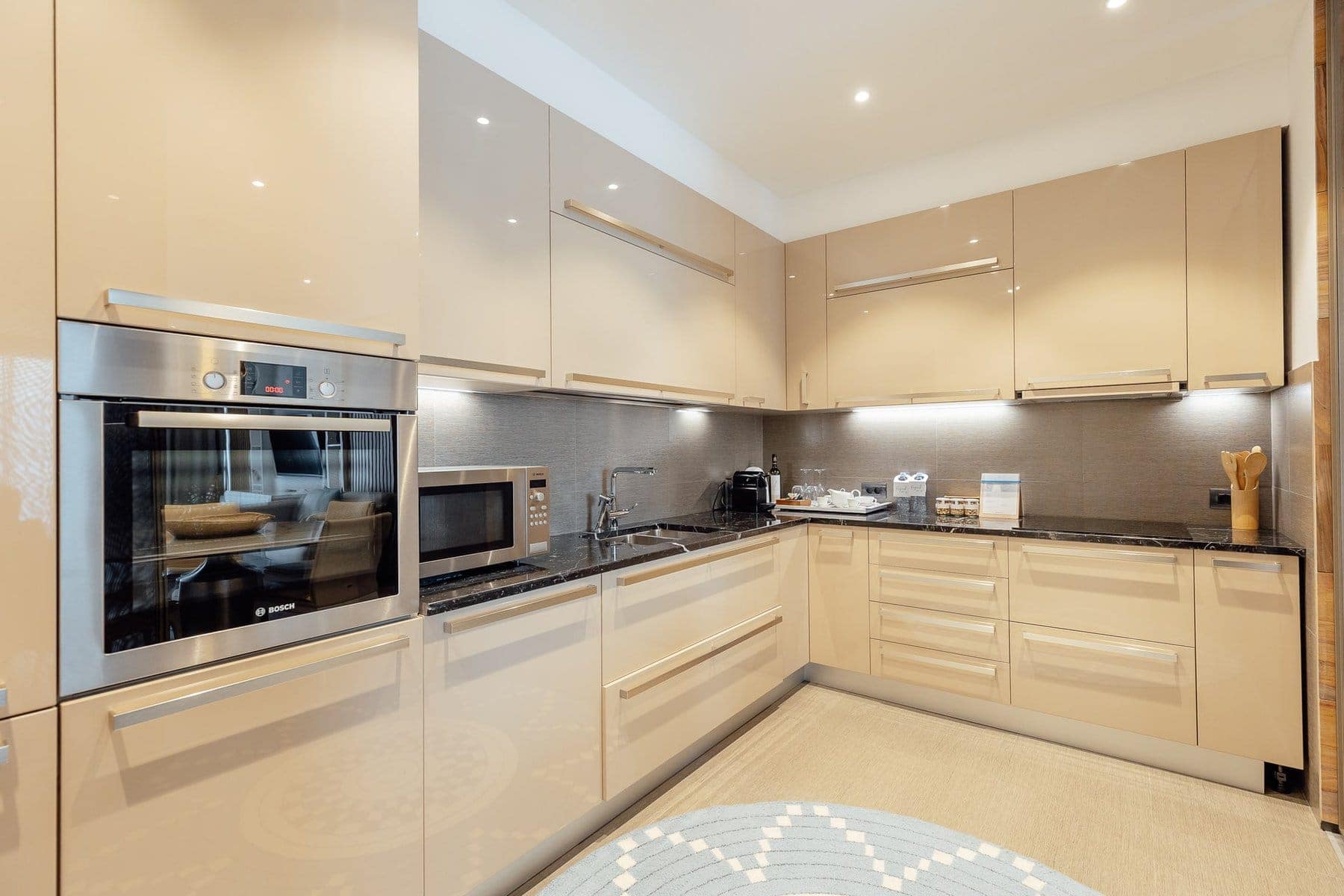 Luxury 3bdr Apartment in Nikki Beach (8)