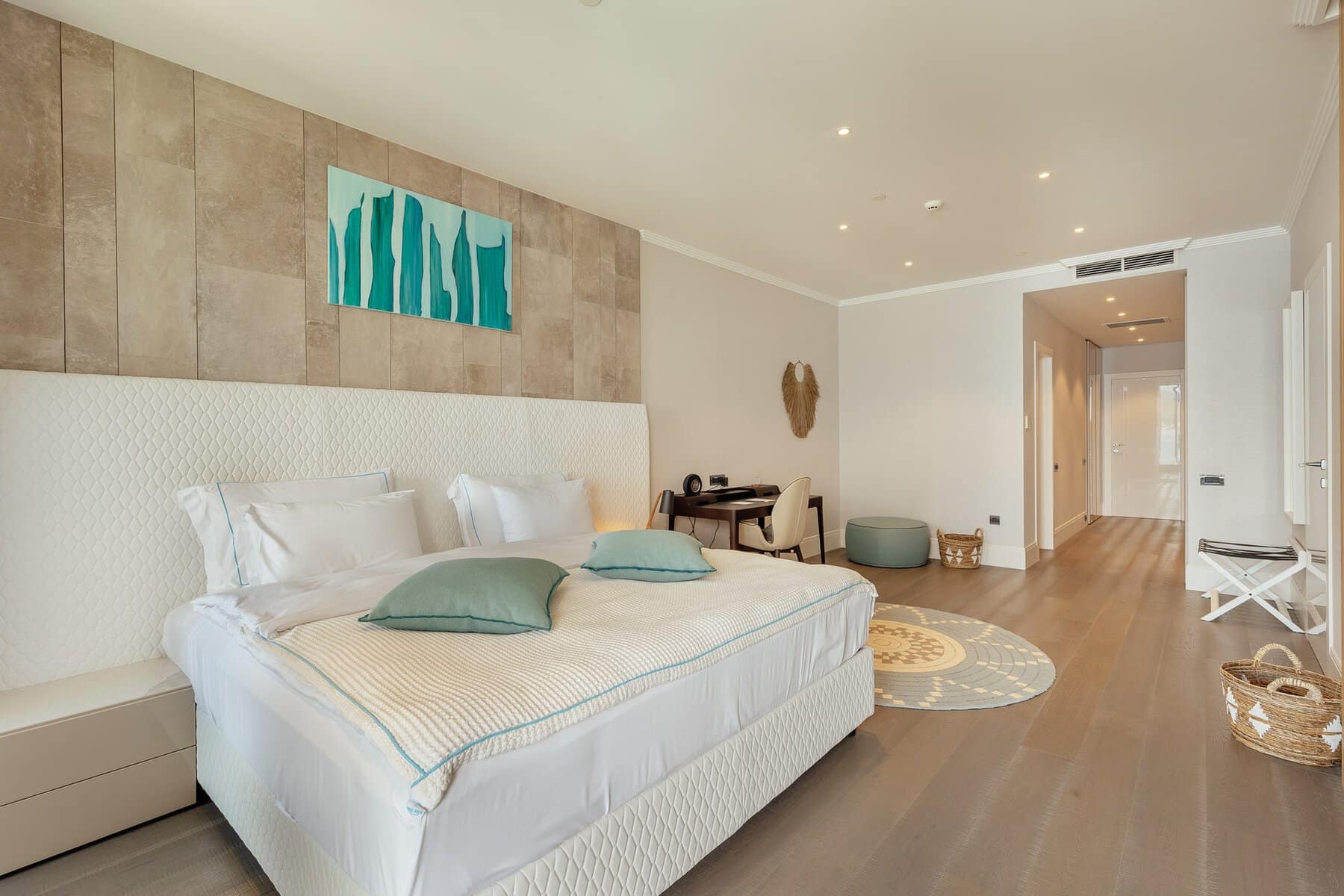 Luxury 3bdr Apartment in Nikki Beach (11)