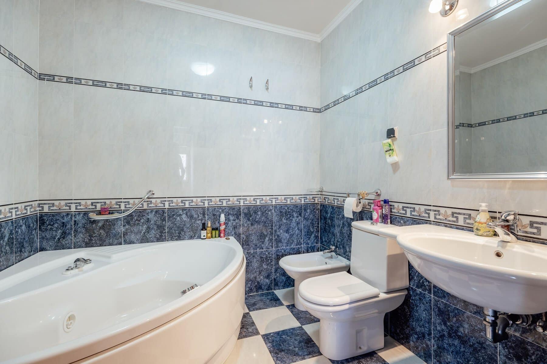 Skver 3bdr Apartment with a Sea View (13)