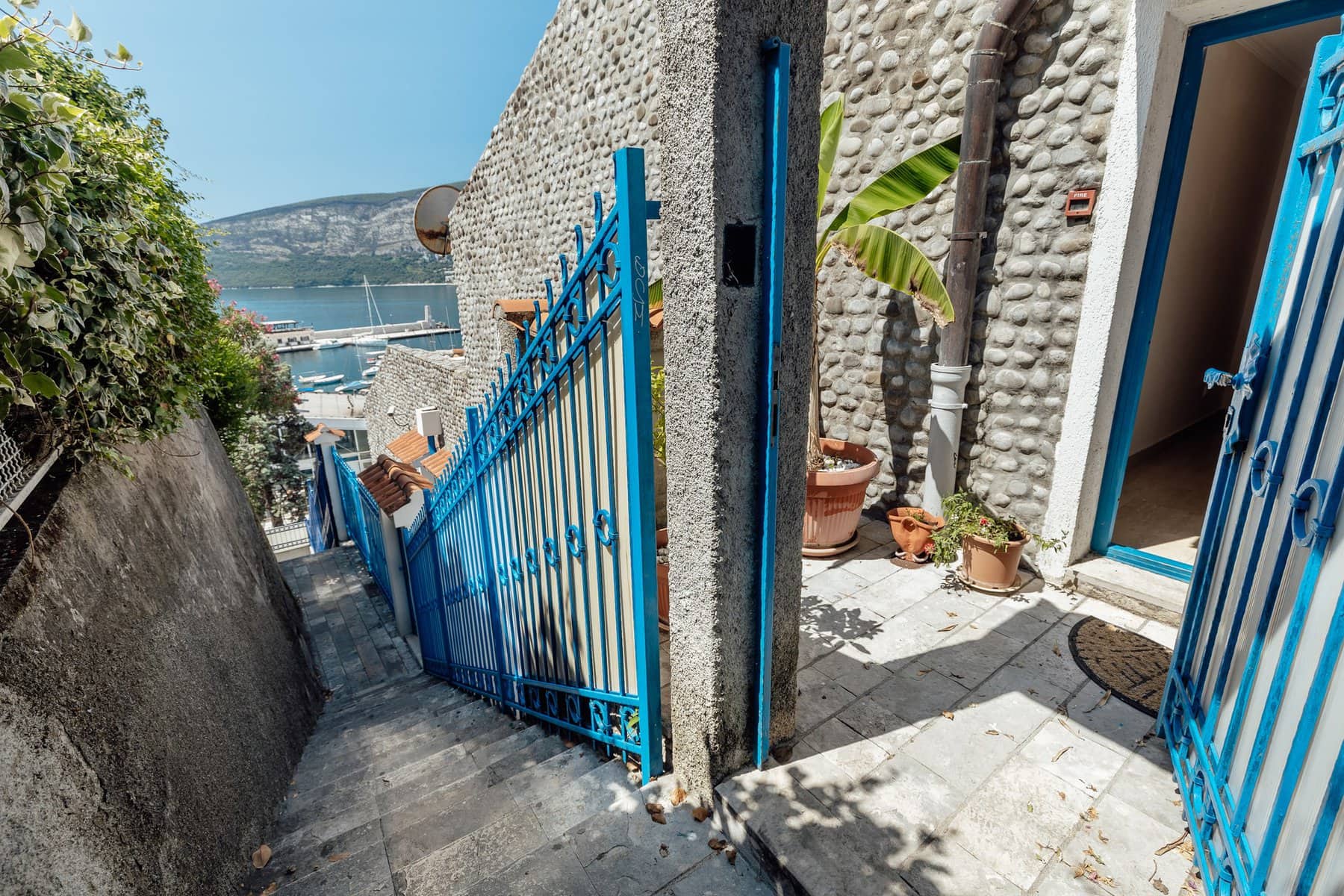 Skver 3bdr Apartment with a Sea View (16)