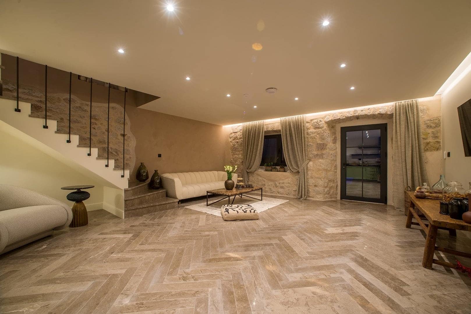 Charming Stone House for Rent (5)