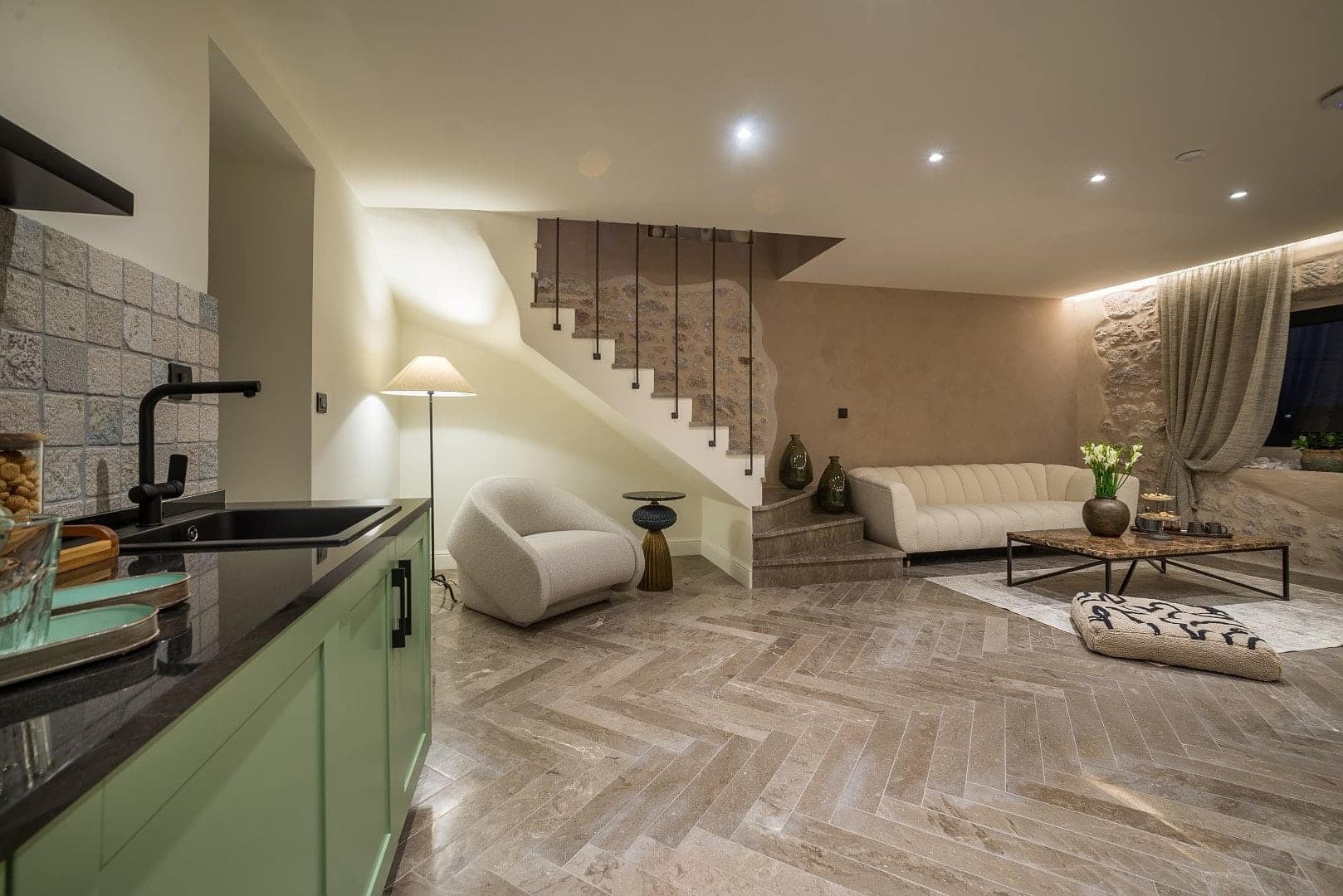 Charming Stone House for Rent (6)