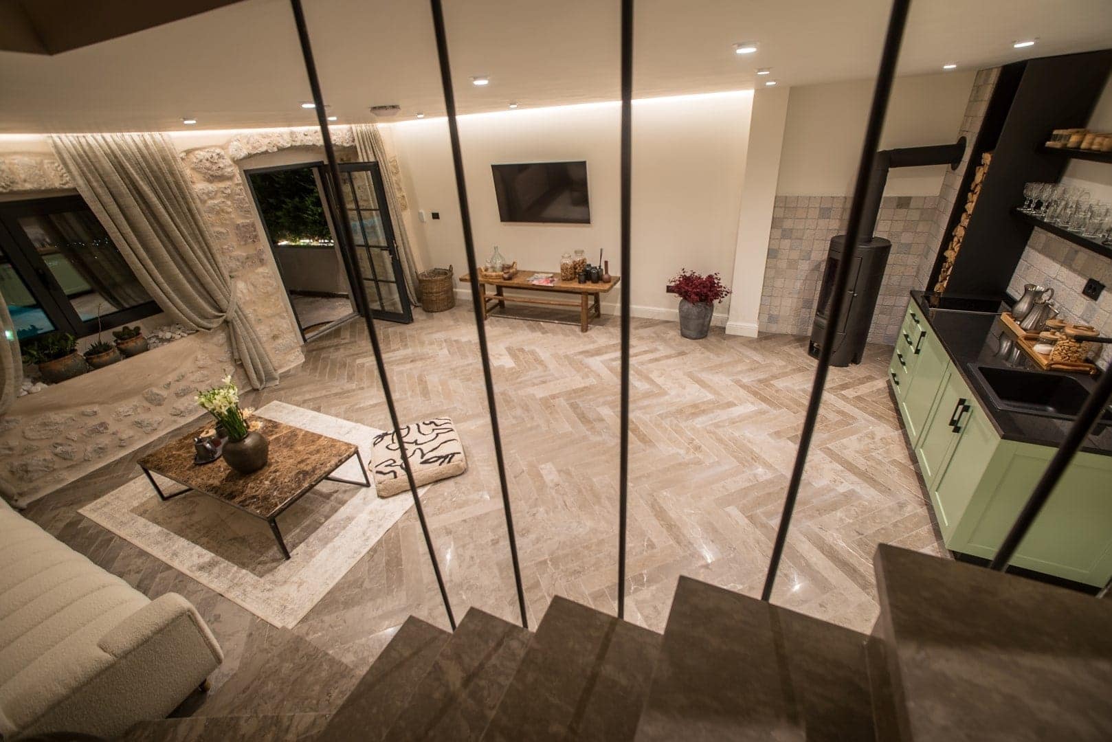 Charming Stone House for Rent (8)