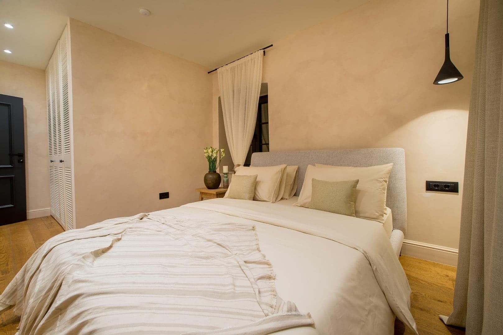 Charming Stone House for Rent (14)